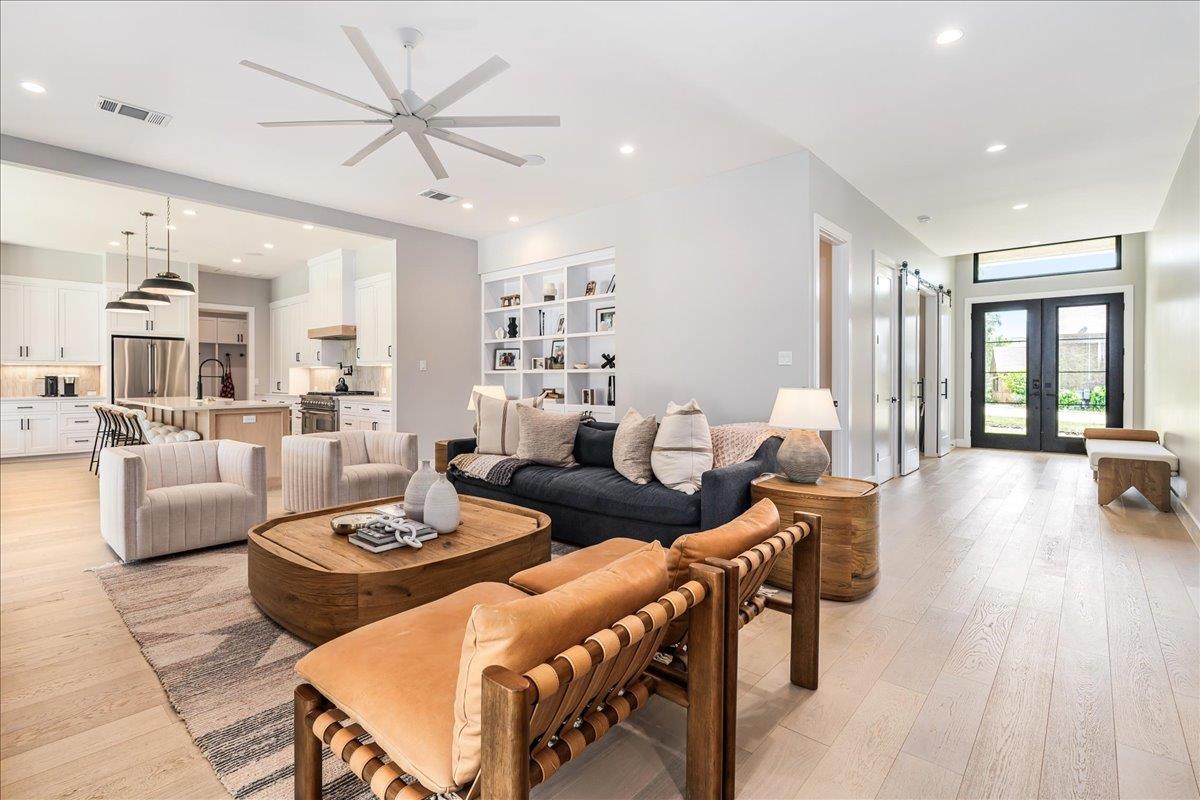 9600 Stratus DR — photo 3