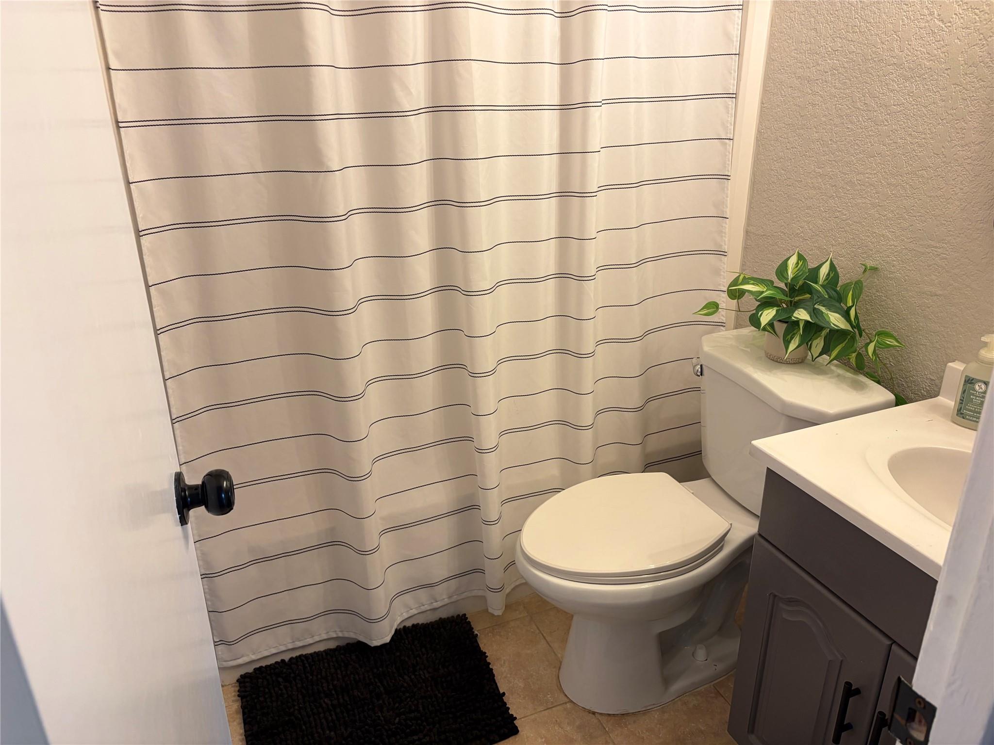 5303 B Thunderbird ST — photo 5