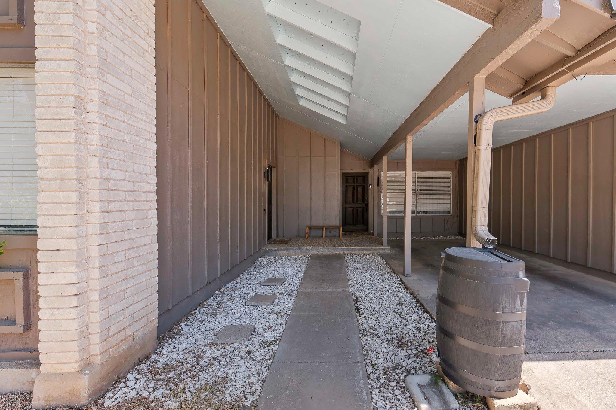9011 Quail Valley DR #A — photo 4