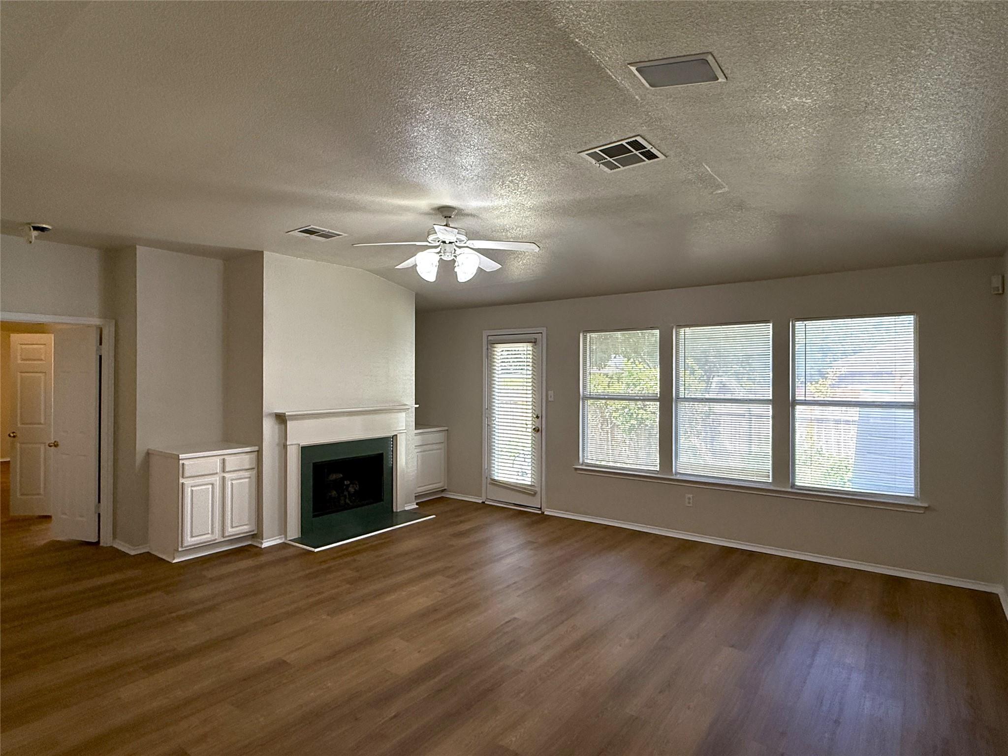 3904 Cadoz CT — photo 4