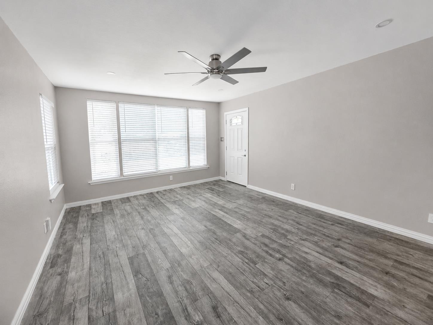 4603 Leslie Ave — photo 3