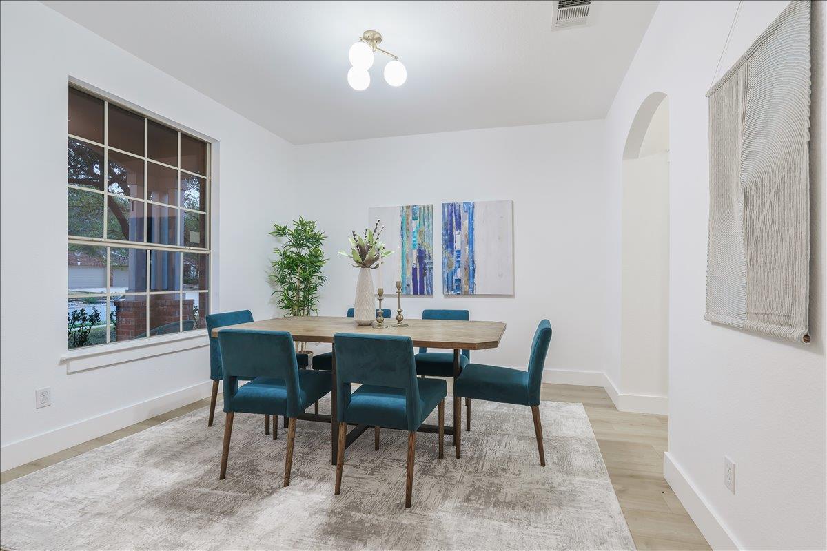 712 Arrowood PL — photo 3