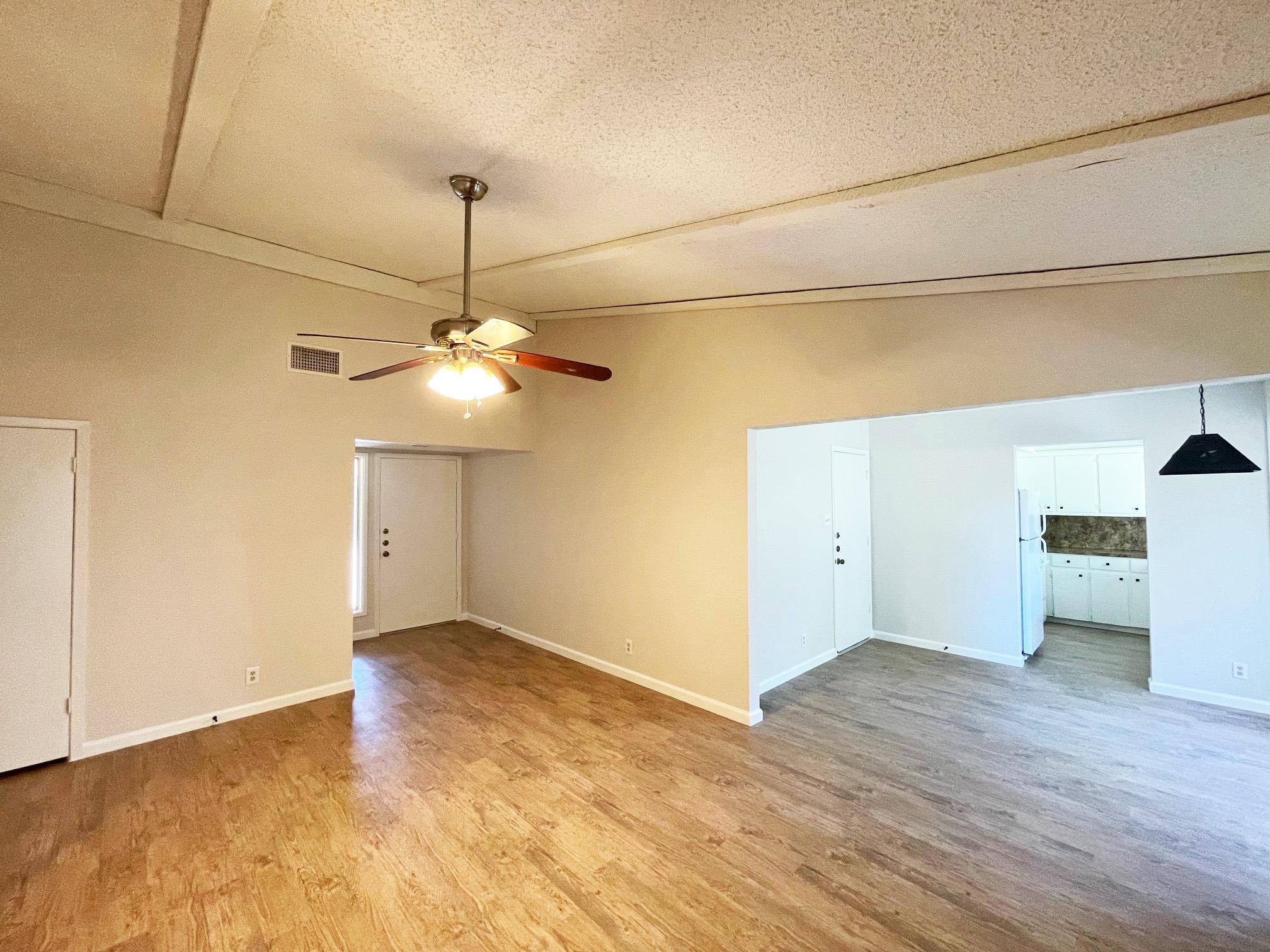 906 Acorn Oaks DR — photo 3