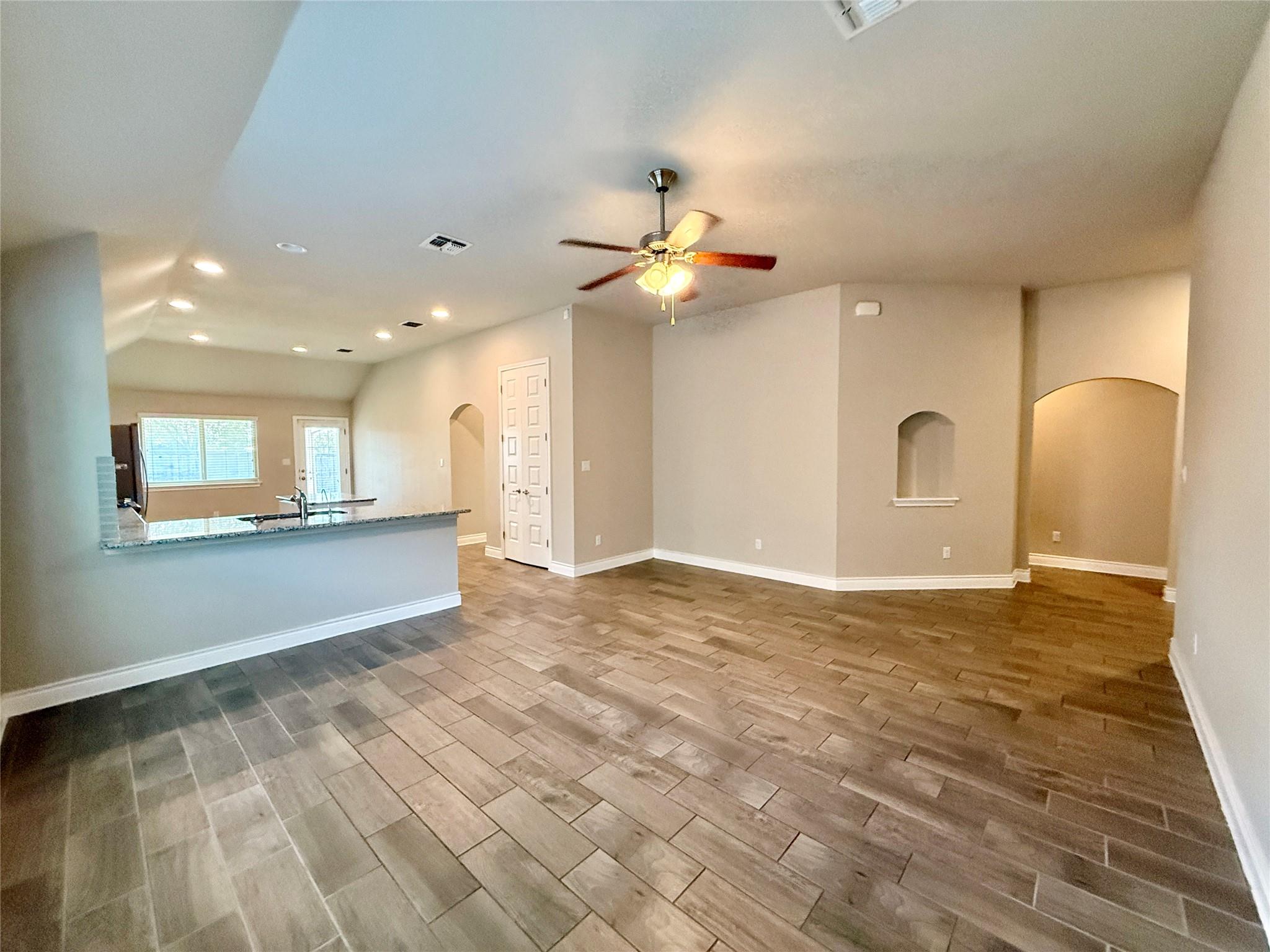199 Tailwind DR — photo 4