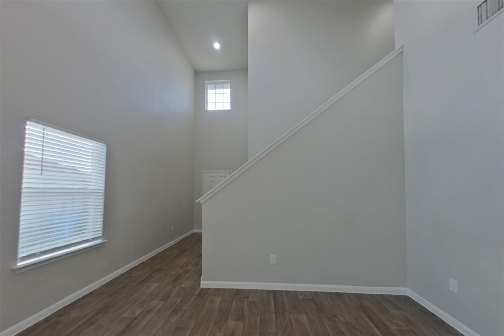 15012 Custis LN — photo 3