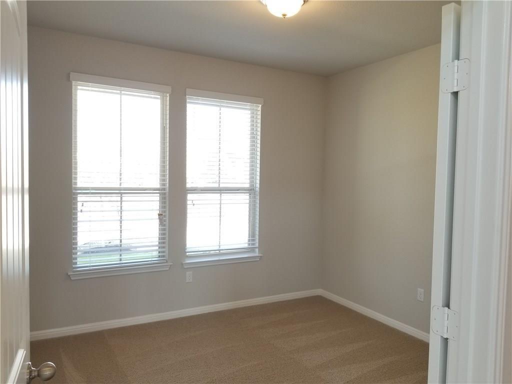 1024 Peregrine WAY — photo 4