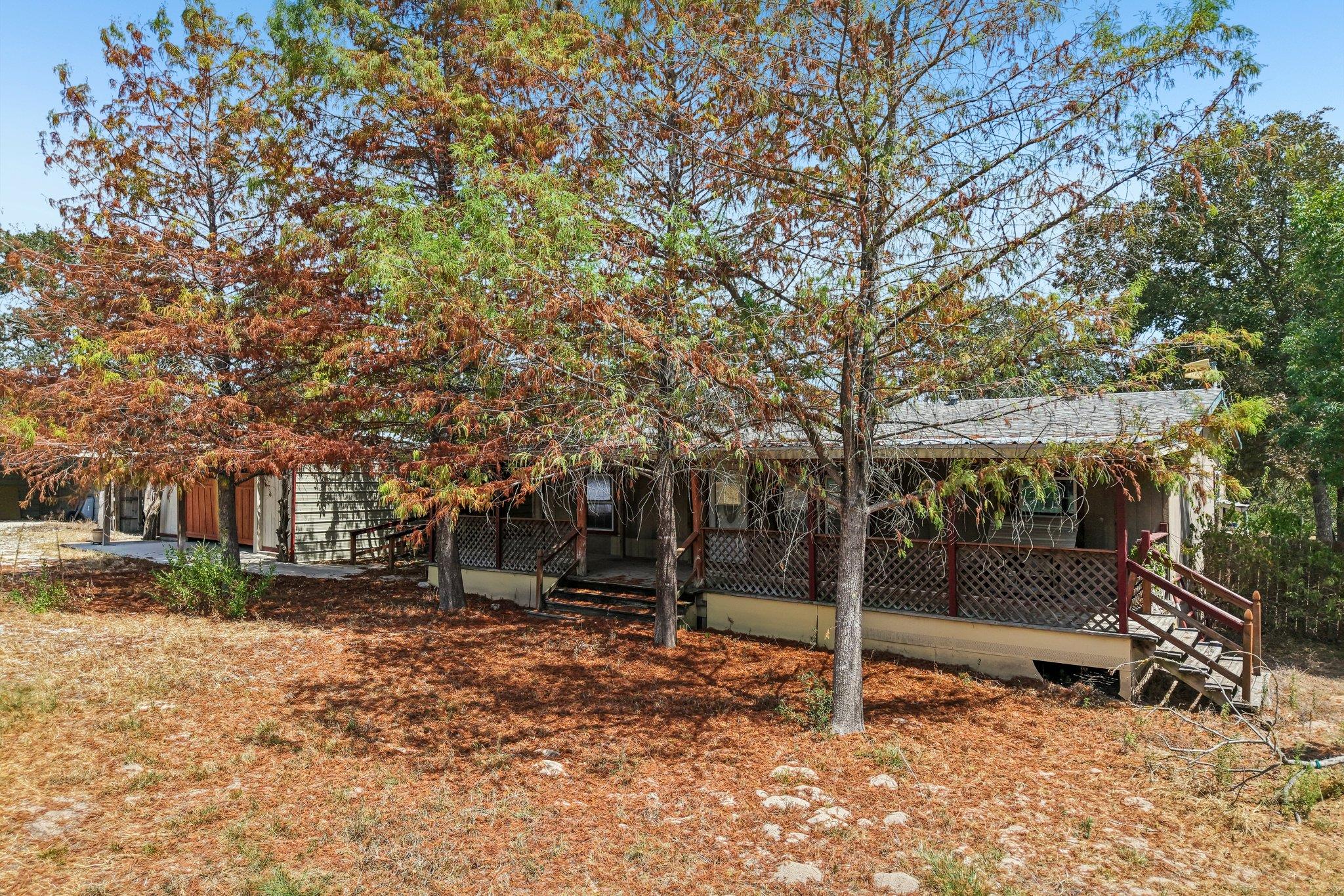 664 Hidden Oaks DR — photo 3
