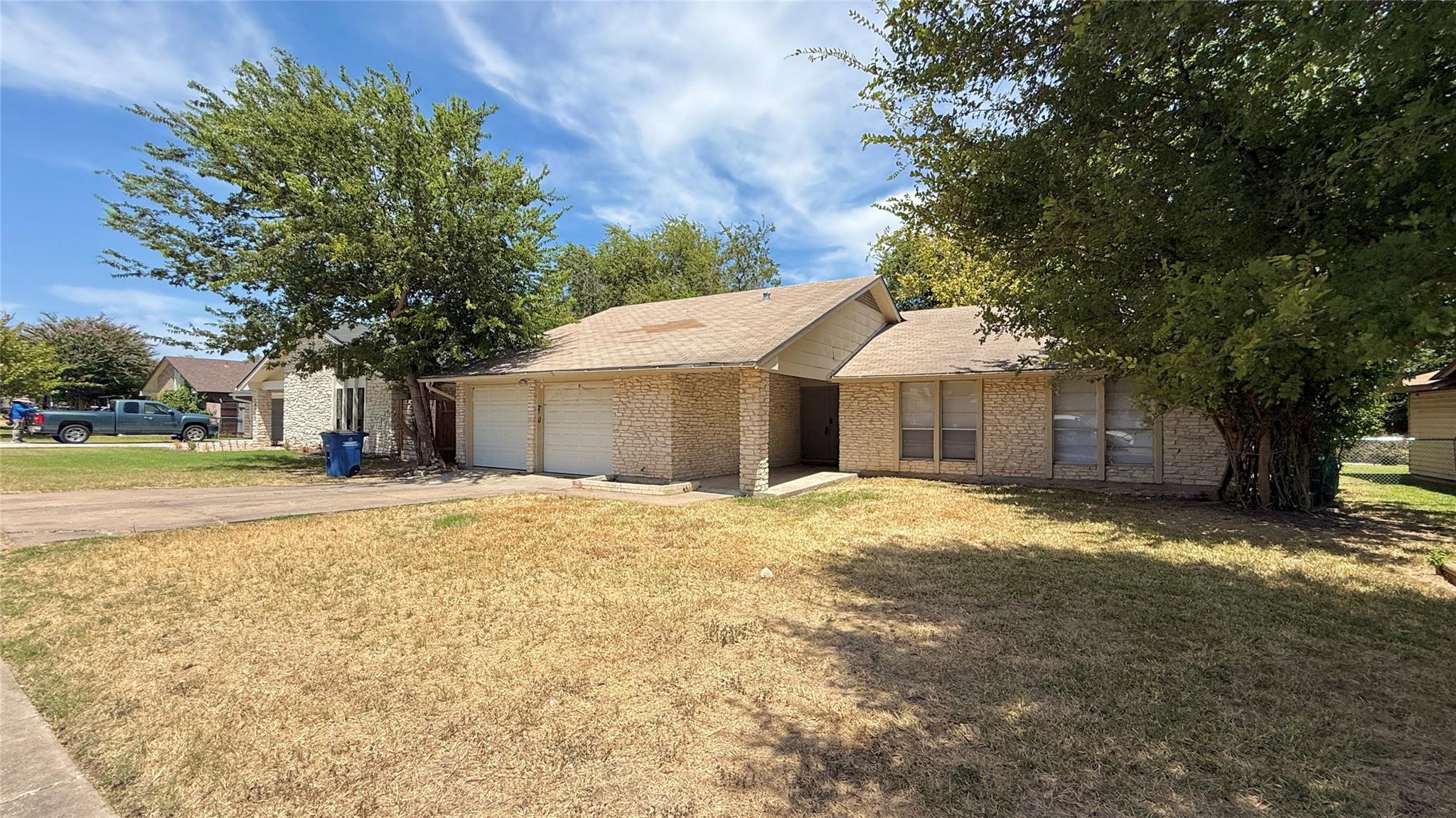 10105 Oak Hollow DR — photo 3
