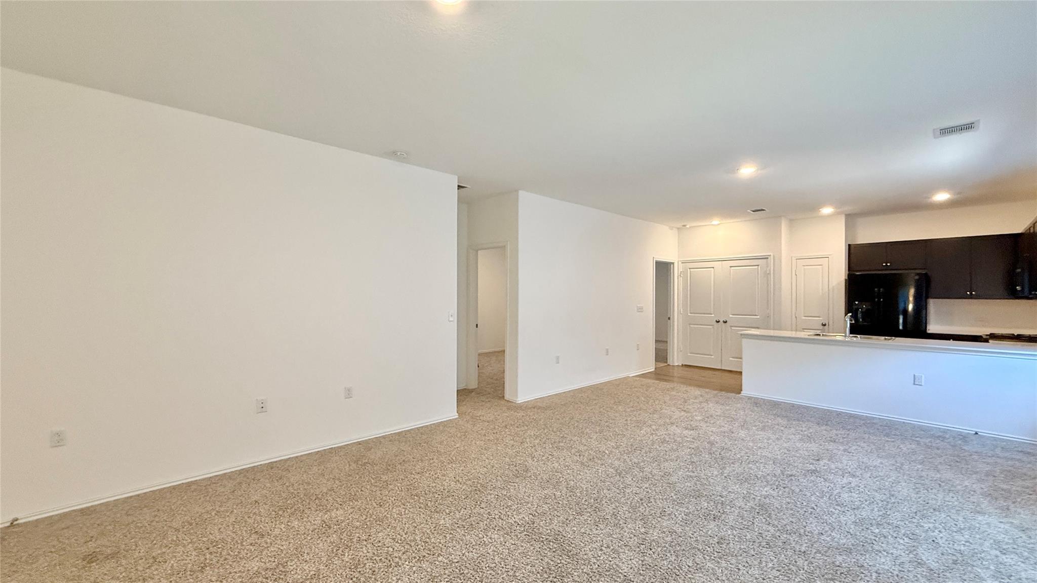 14308 Eientrill PASS — photo 3