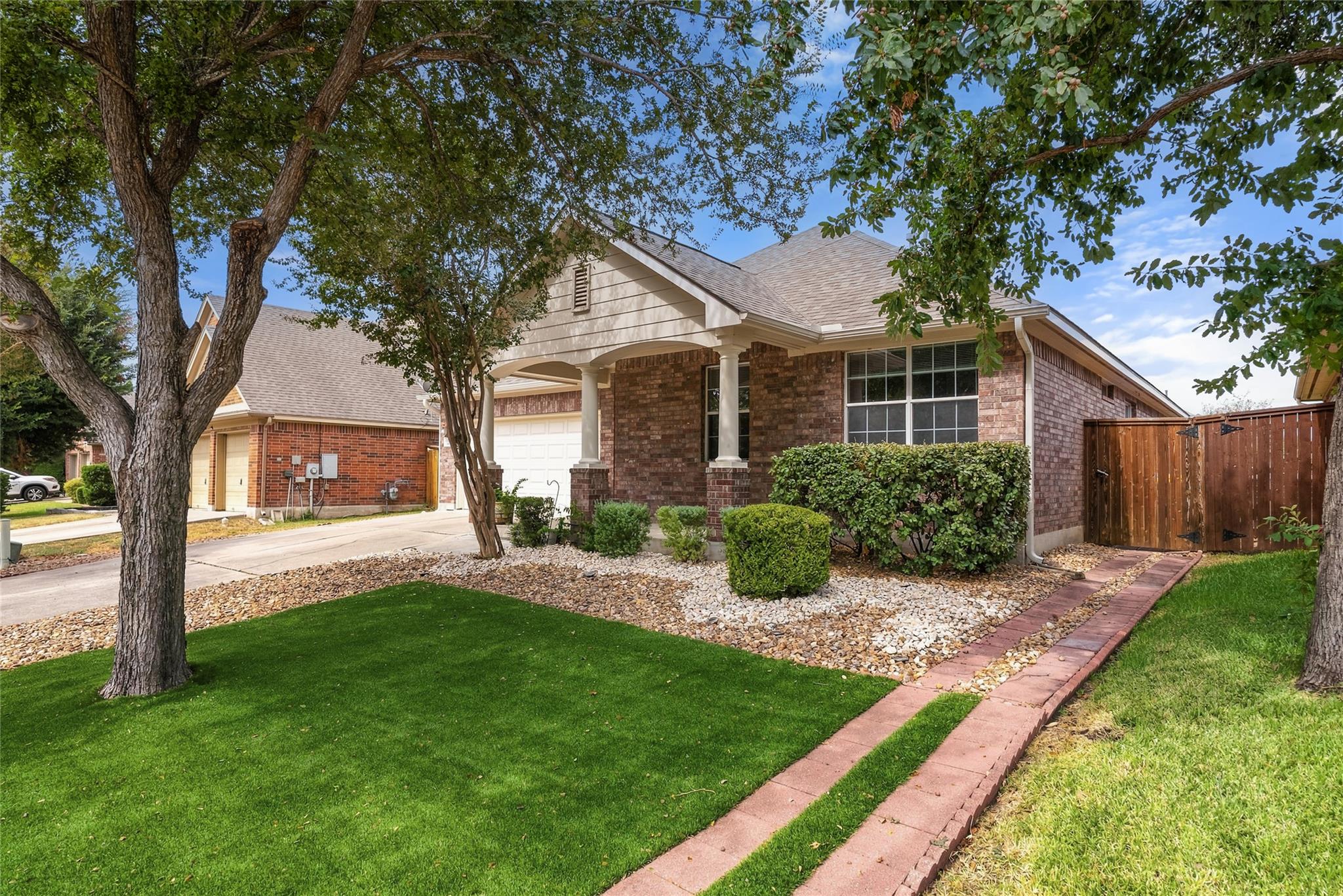 11512 Shadow Creek DR — photo 3
