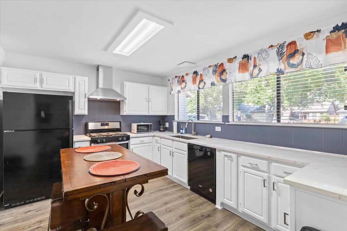 9820 Briar Ridge DR — photo 4