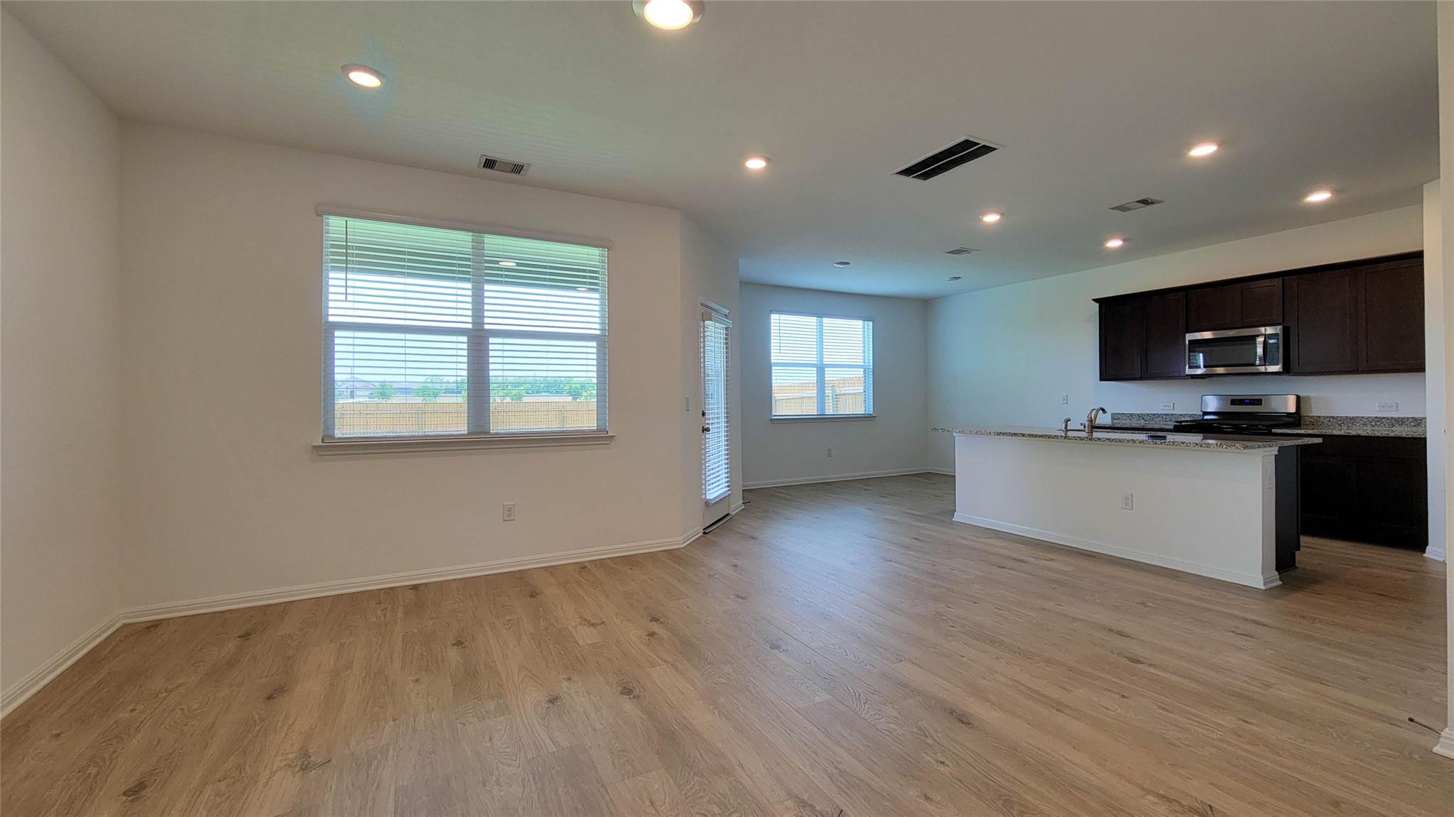 325 Brody LN — photo 3
