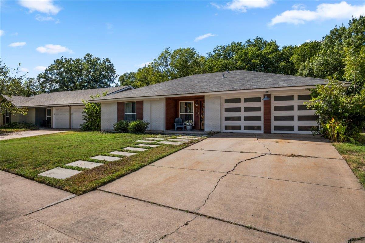 6200 Blarwood DR — photo 3