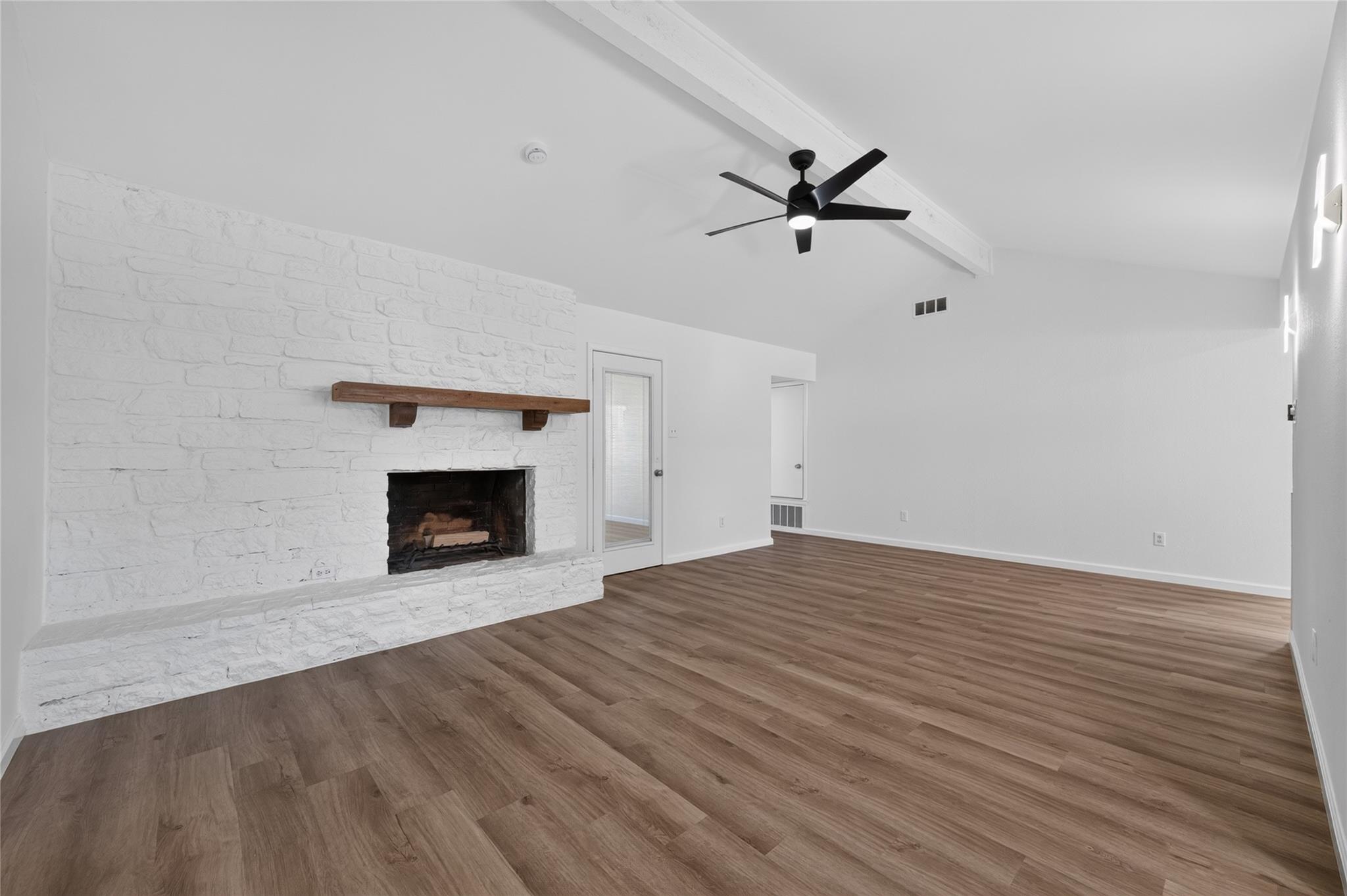 503 Lakeway DR — photo 5