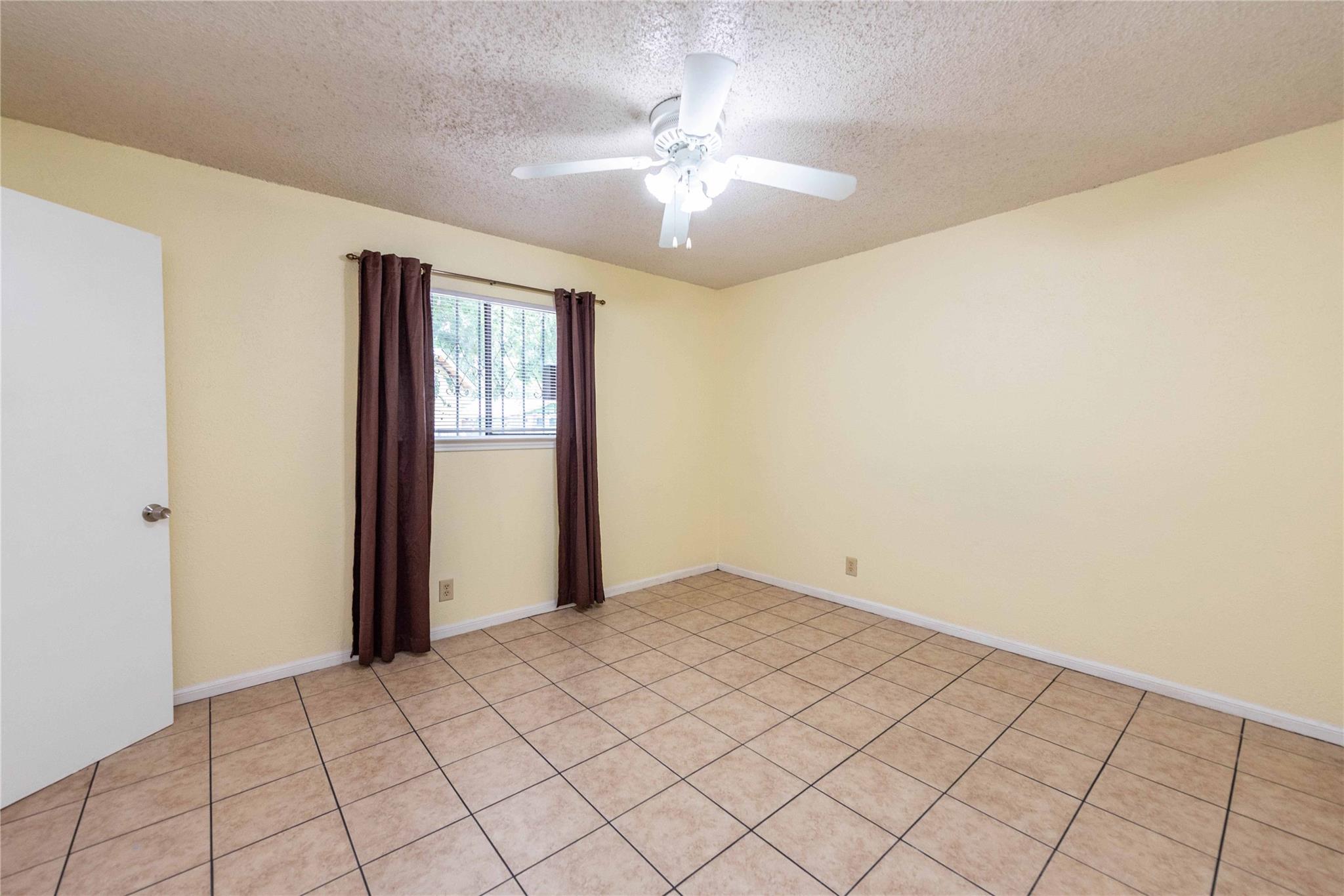 5006 Sara DR #B — photo 4