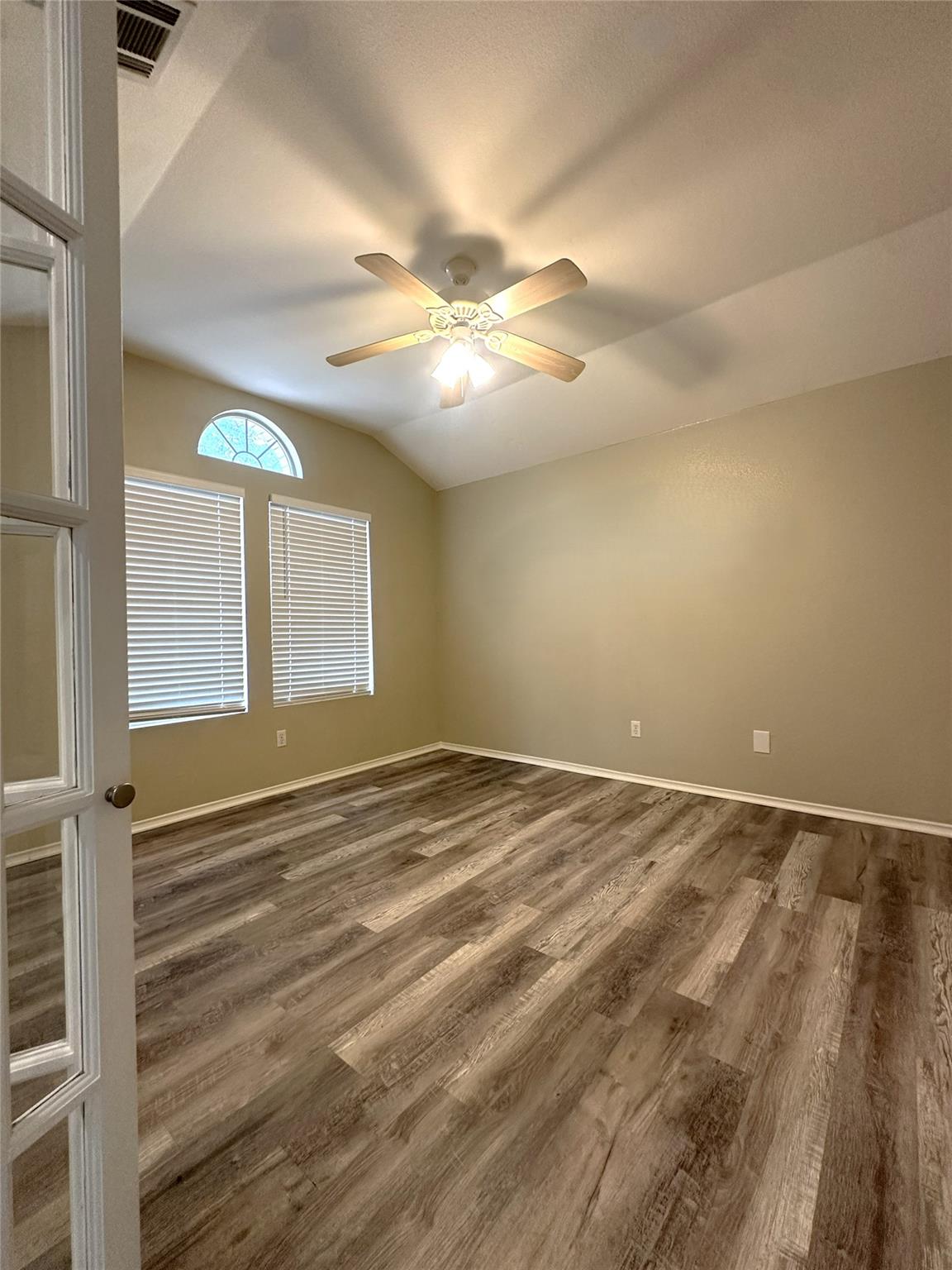 610 Riverway LN — photo 5