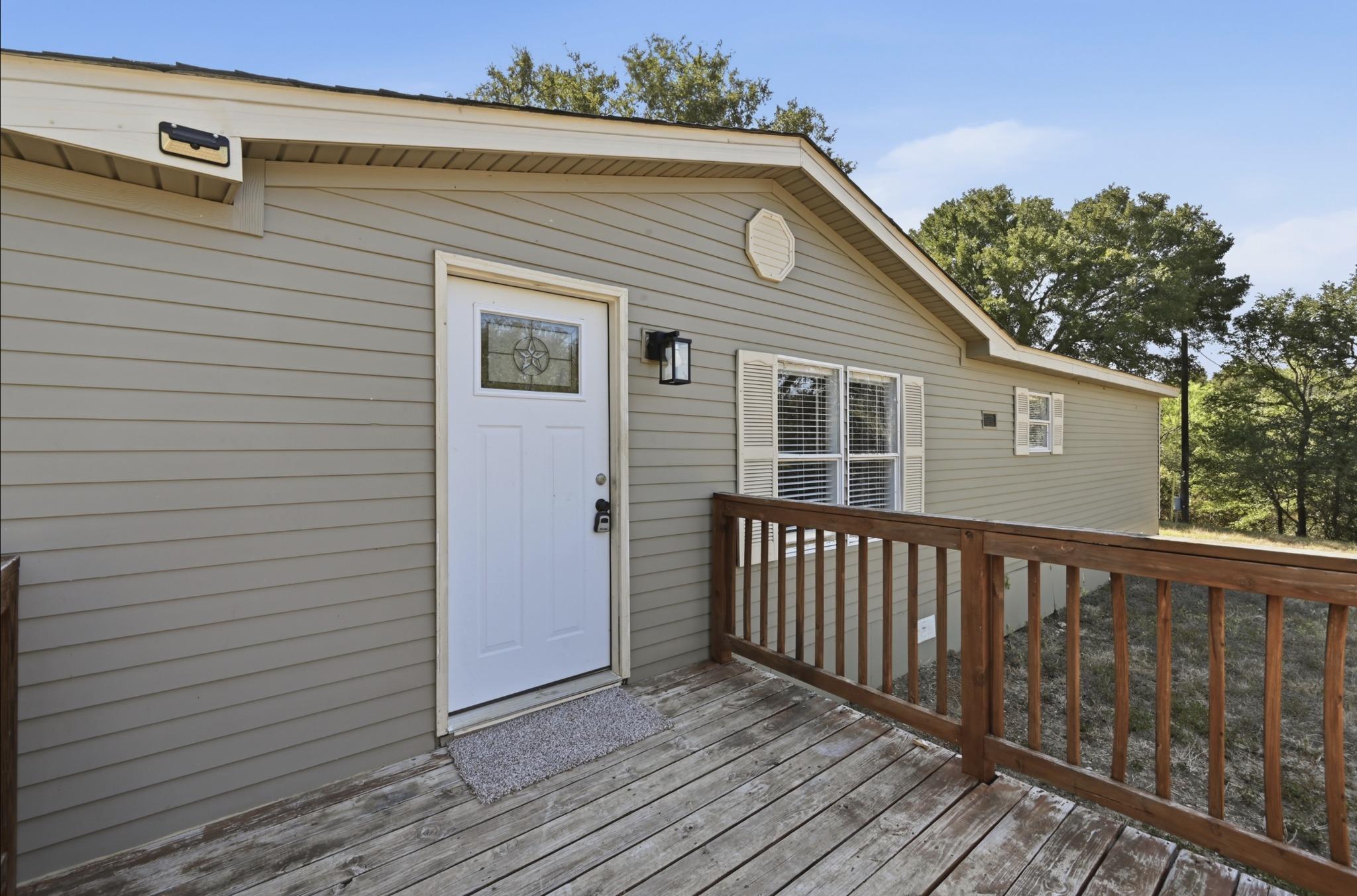 871 Political RD — photo 5