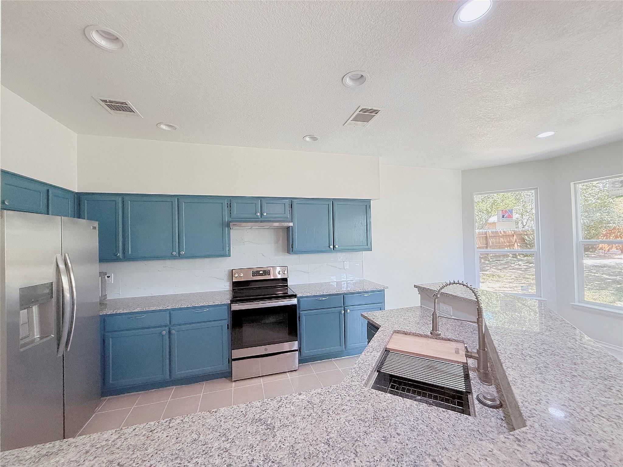 16403 Spotted Eagle DR — photo 4