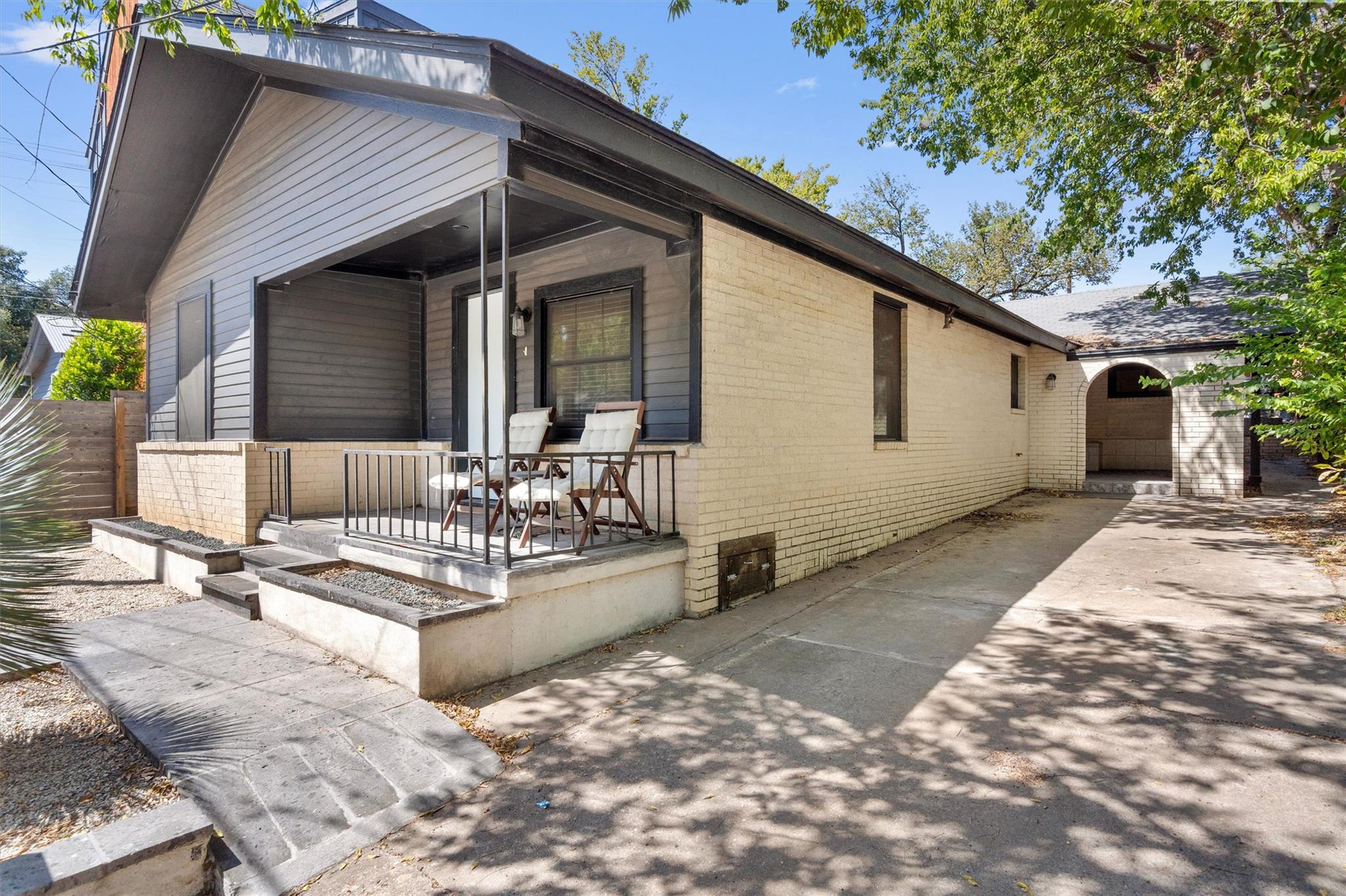 2204 Santa Rita ST — photo 3
