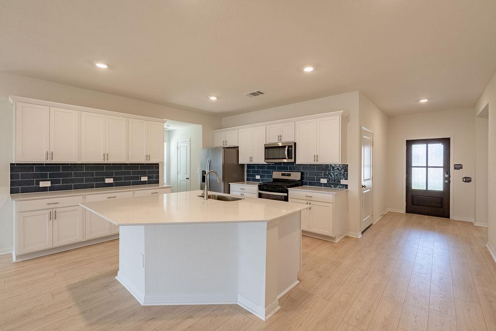 1832 Dandy Brush DR — photo 3