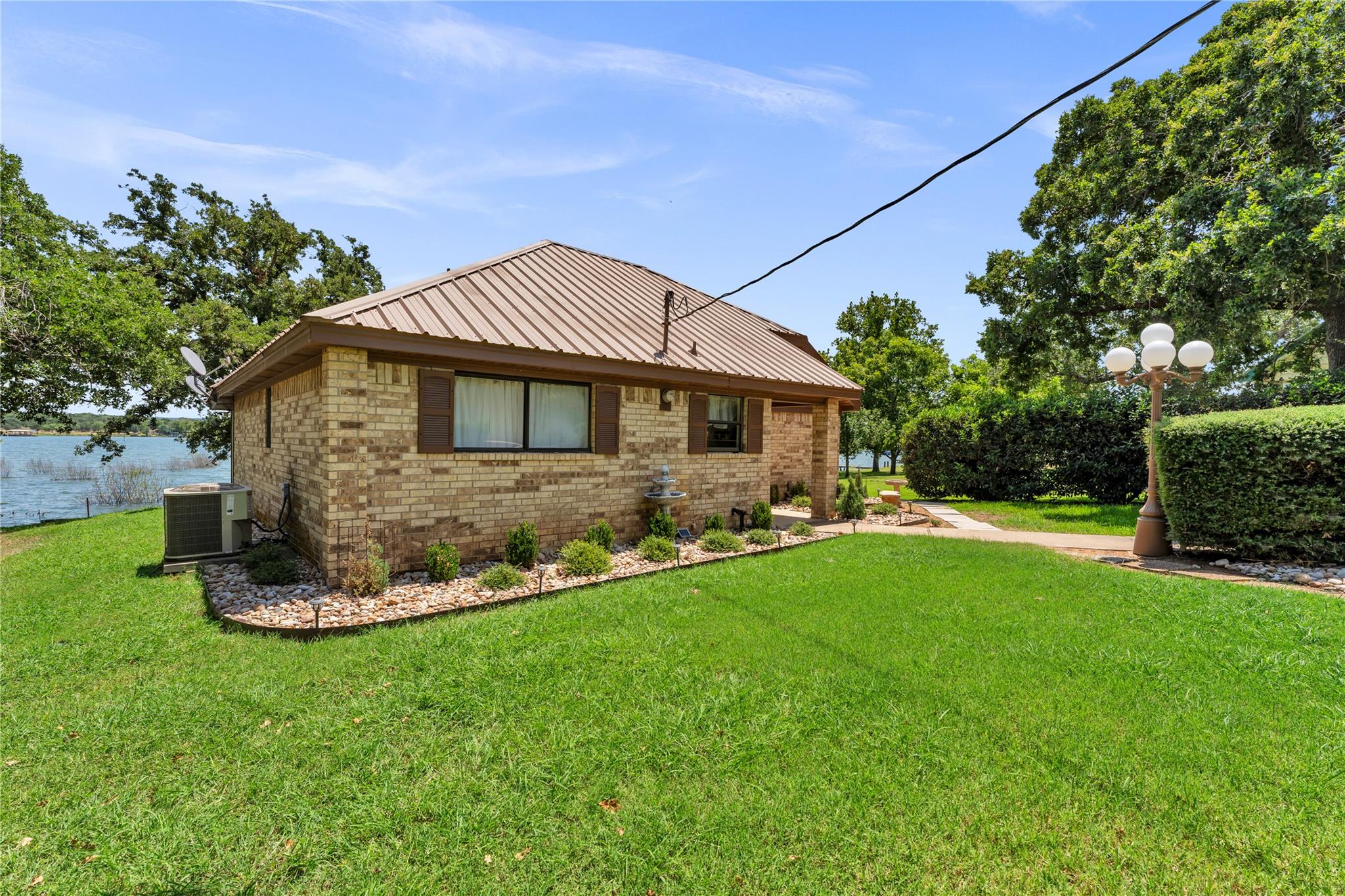 386 Lake Loop — photo 3