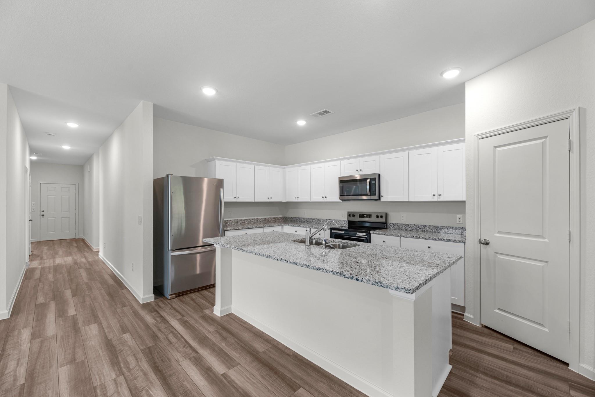 202 Sunlight Lake BLVD — photo 3
