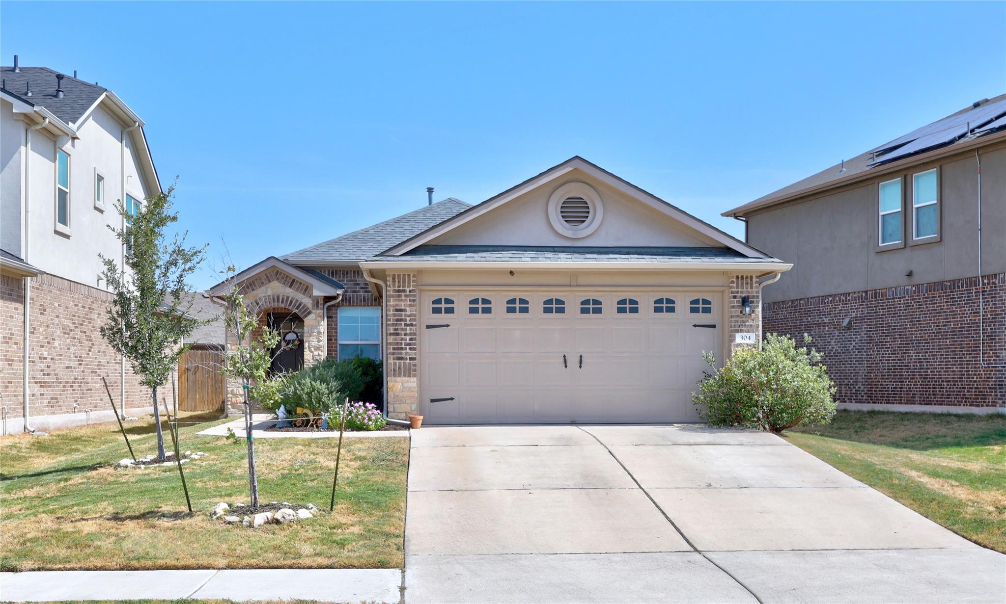 304 Dubina Ave