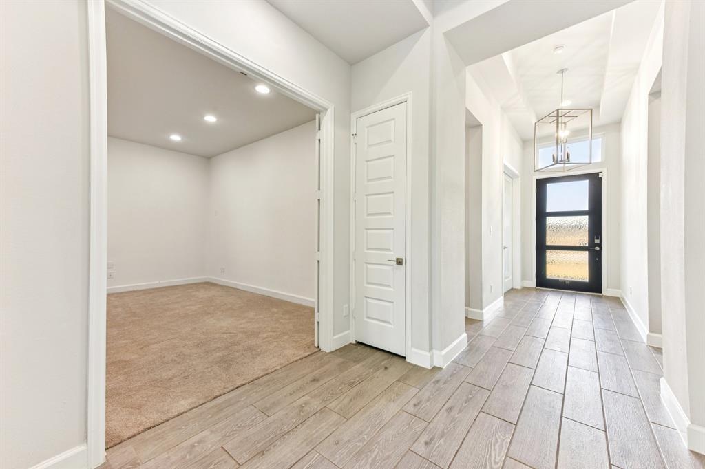 163 Kellogg LN — photo 3