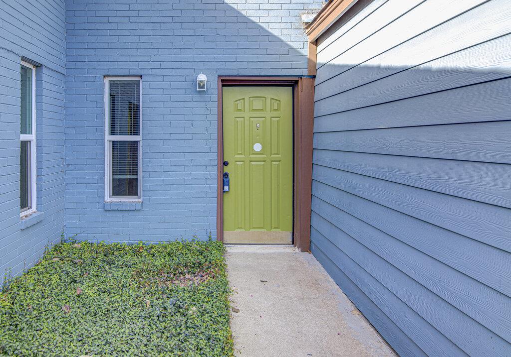 1807 Briar Hill DR #B — photo 3