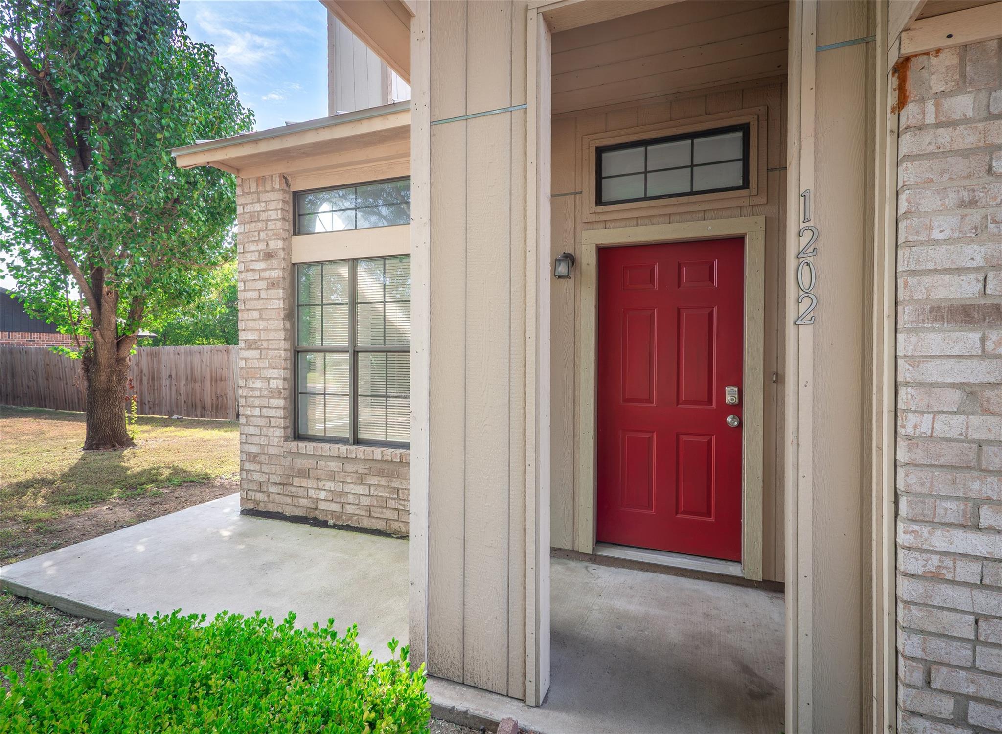 1202 Southwalk ST — photo 3
