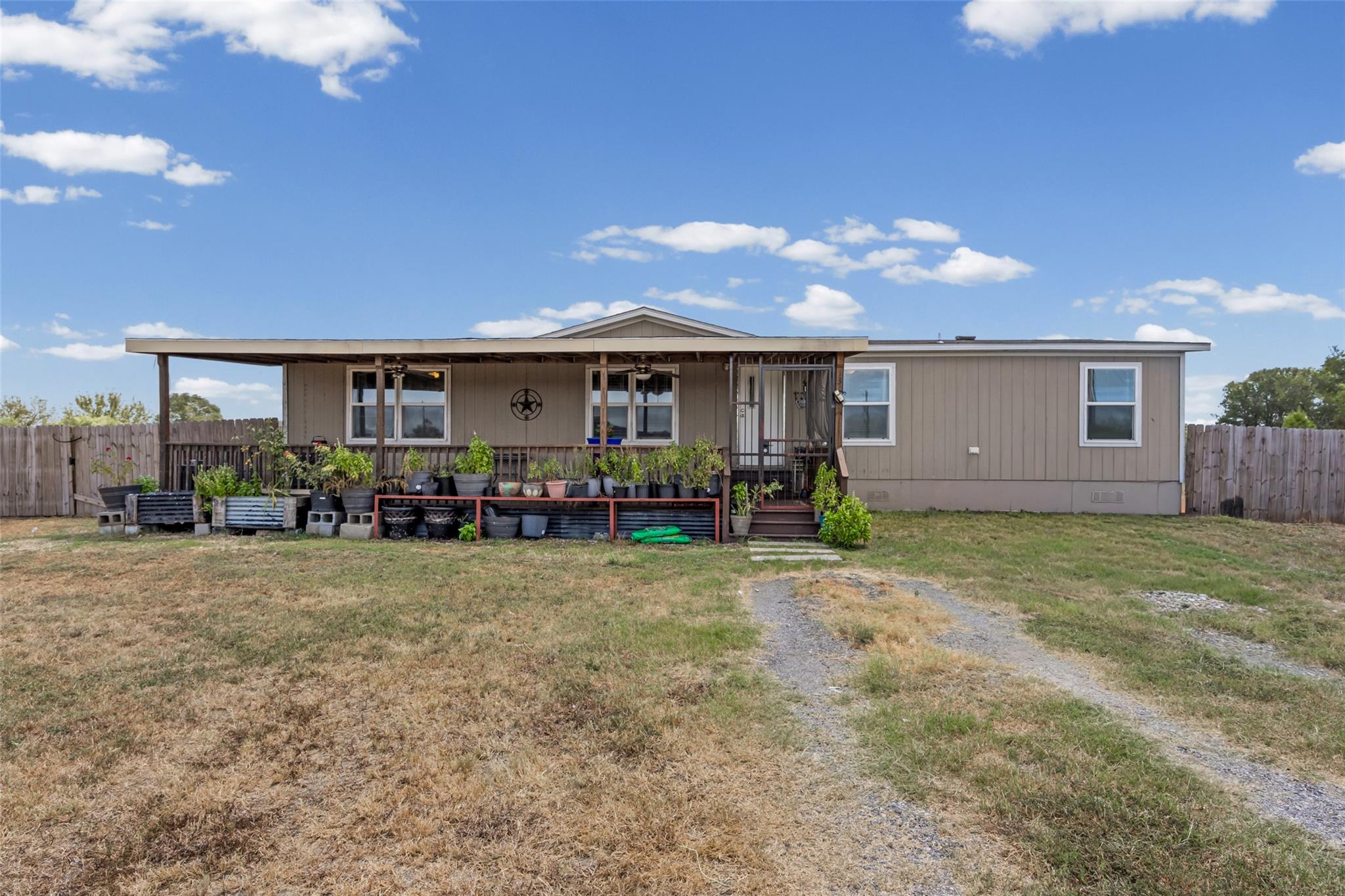 138 Double C DR — photo 3