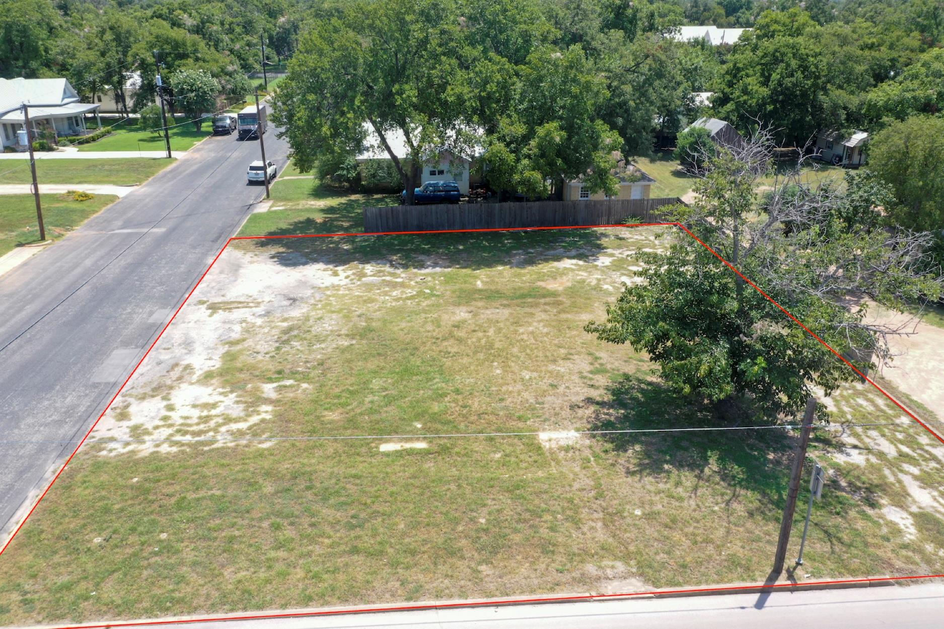 611 Llano ST — photo 3