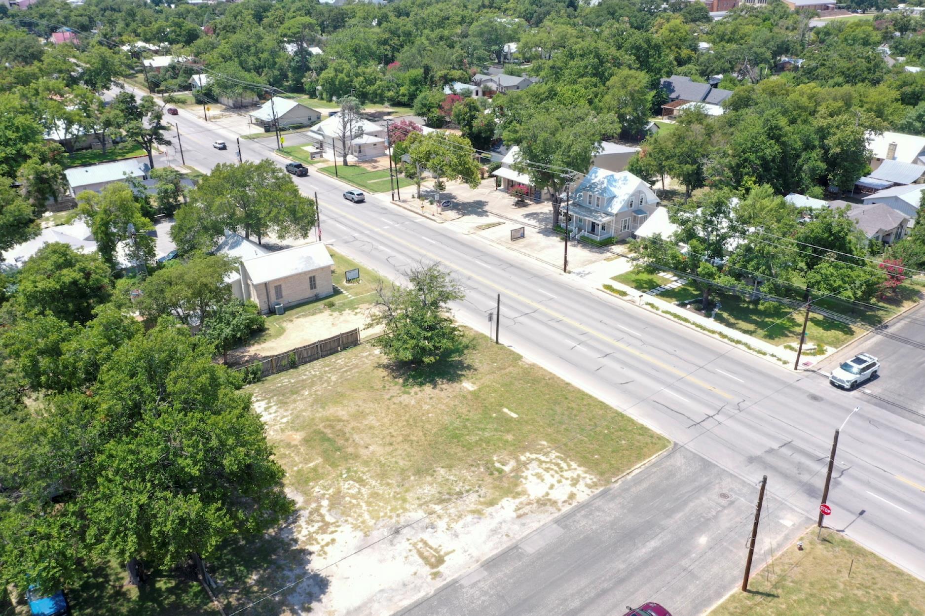 611 Llano ST — photo 5
