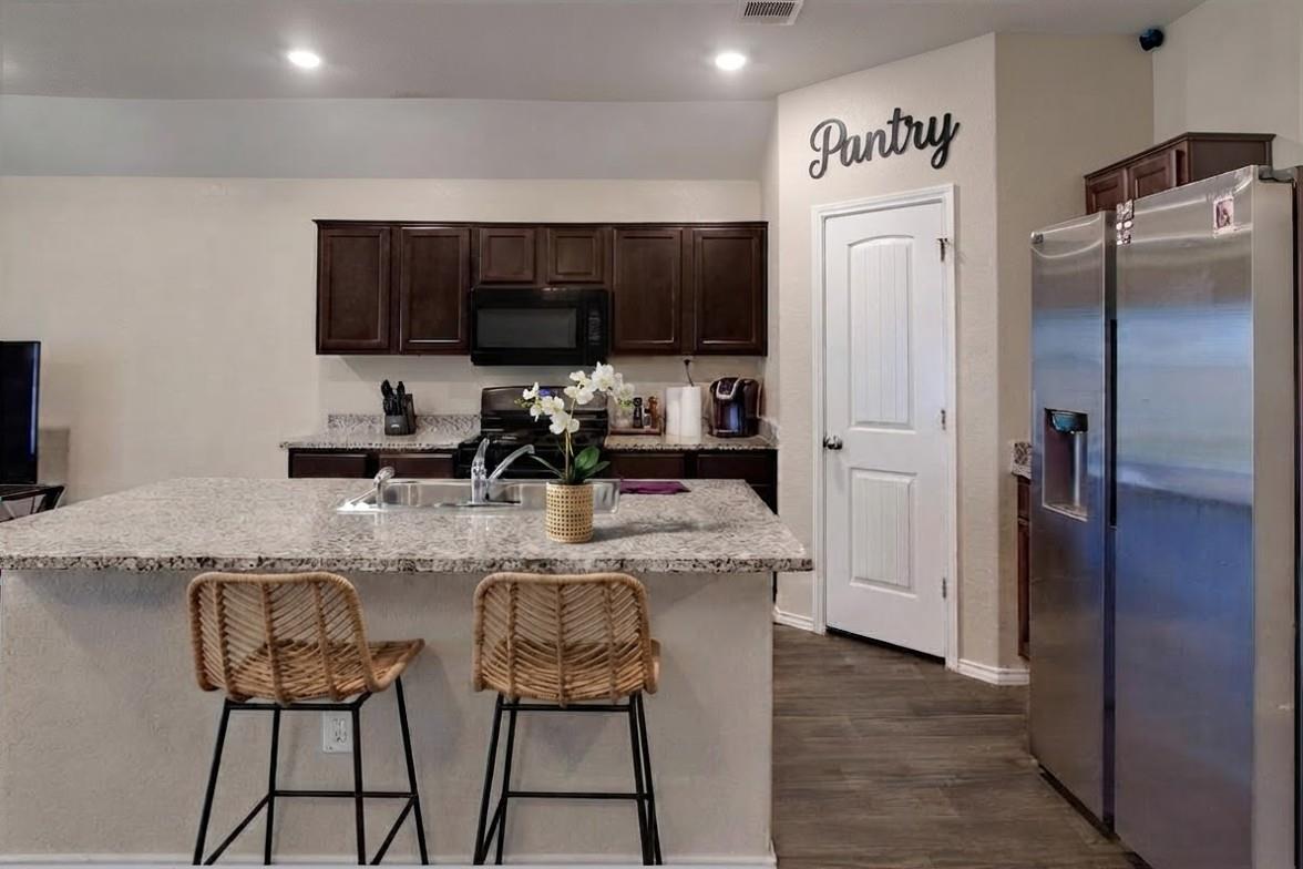 928 Adler WAY — photo 3
