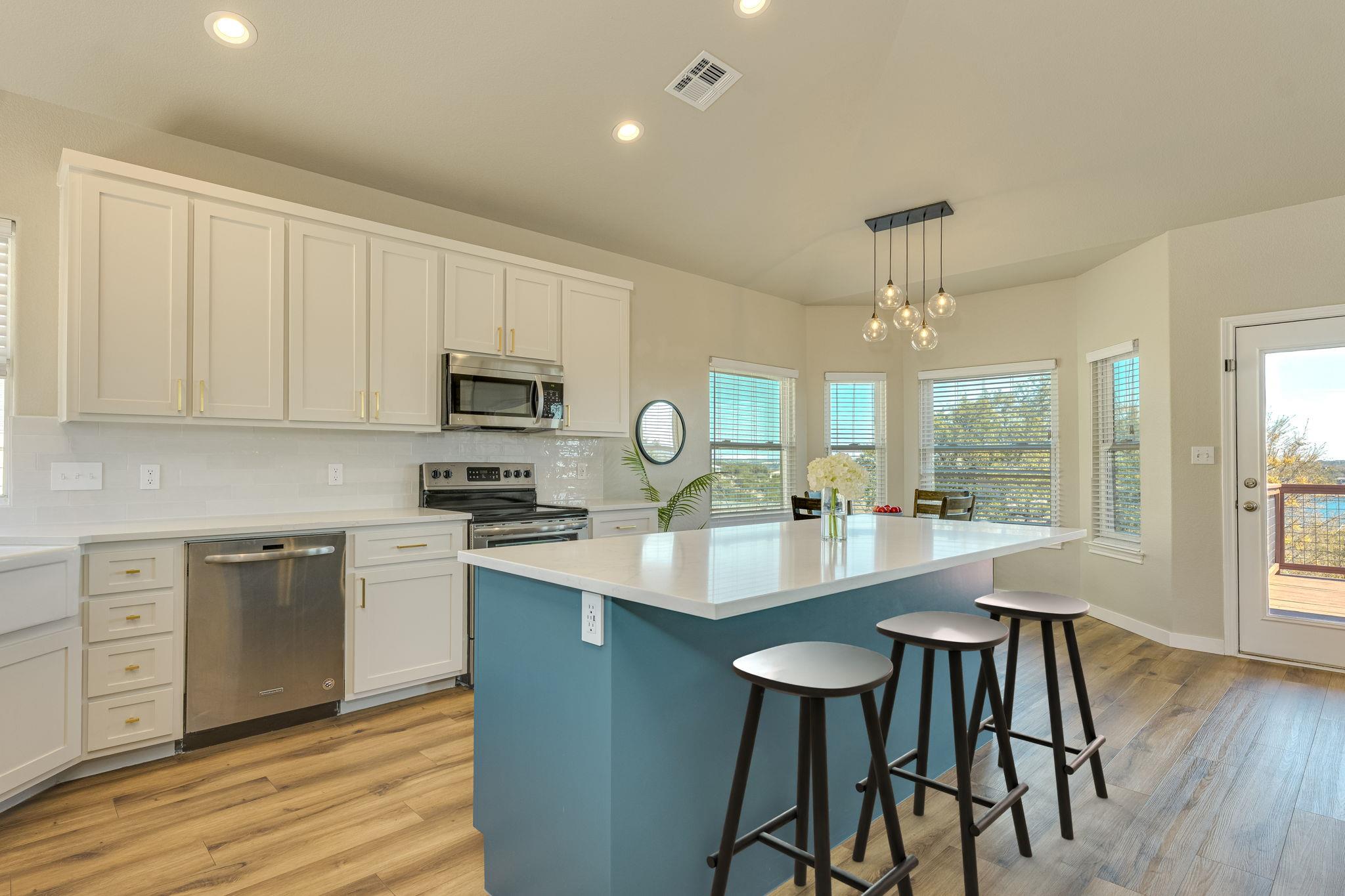 330 Southwind RD — photo 3