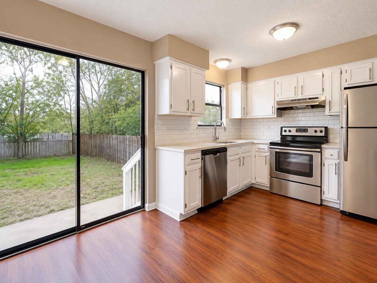 112 Hillside CV