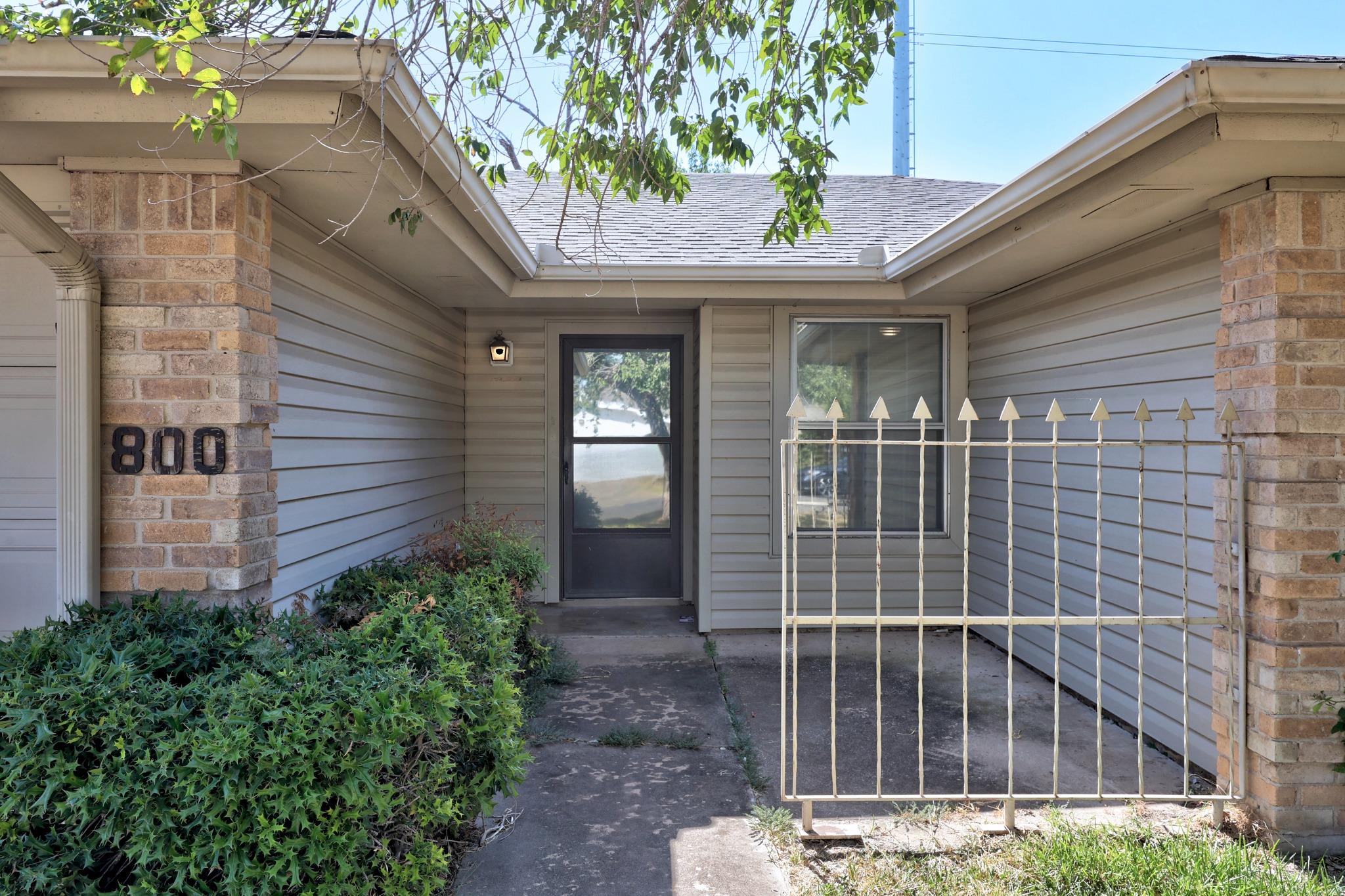 800 Central DR — photo 4