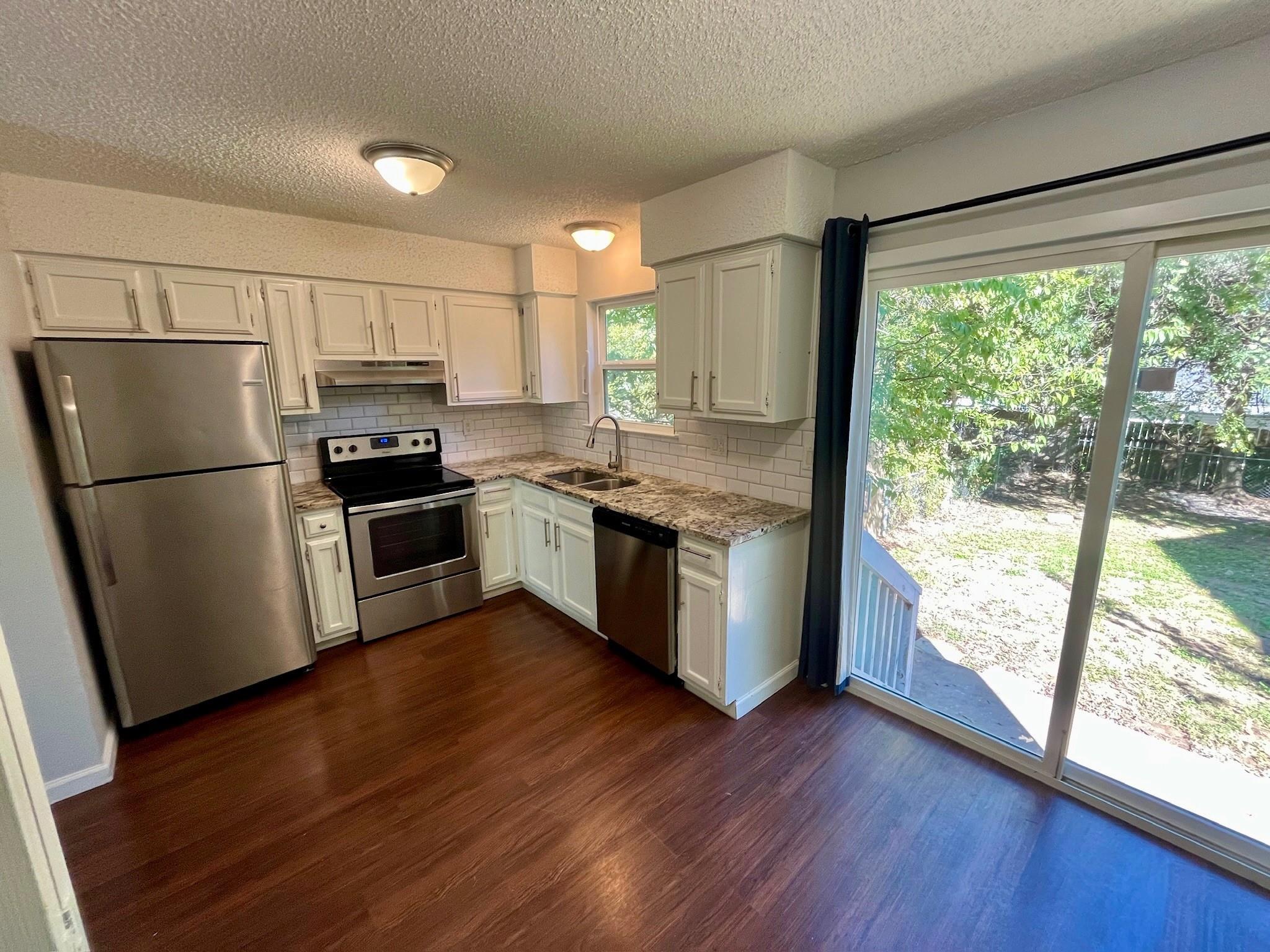 122 Hillside DR