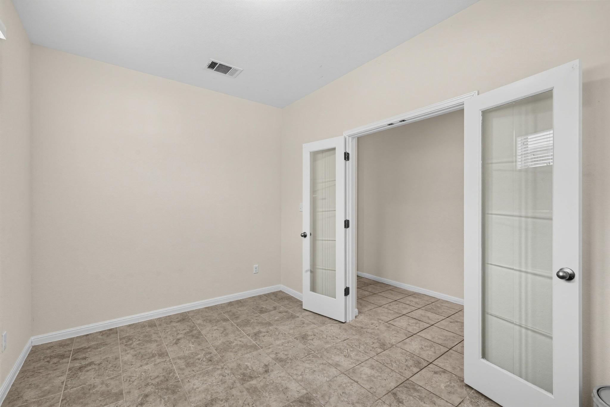 901 Melda ST — photo 4