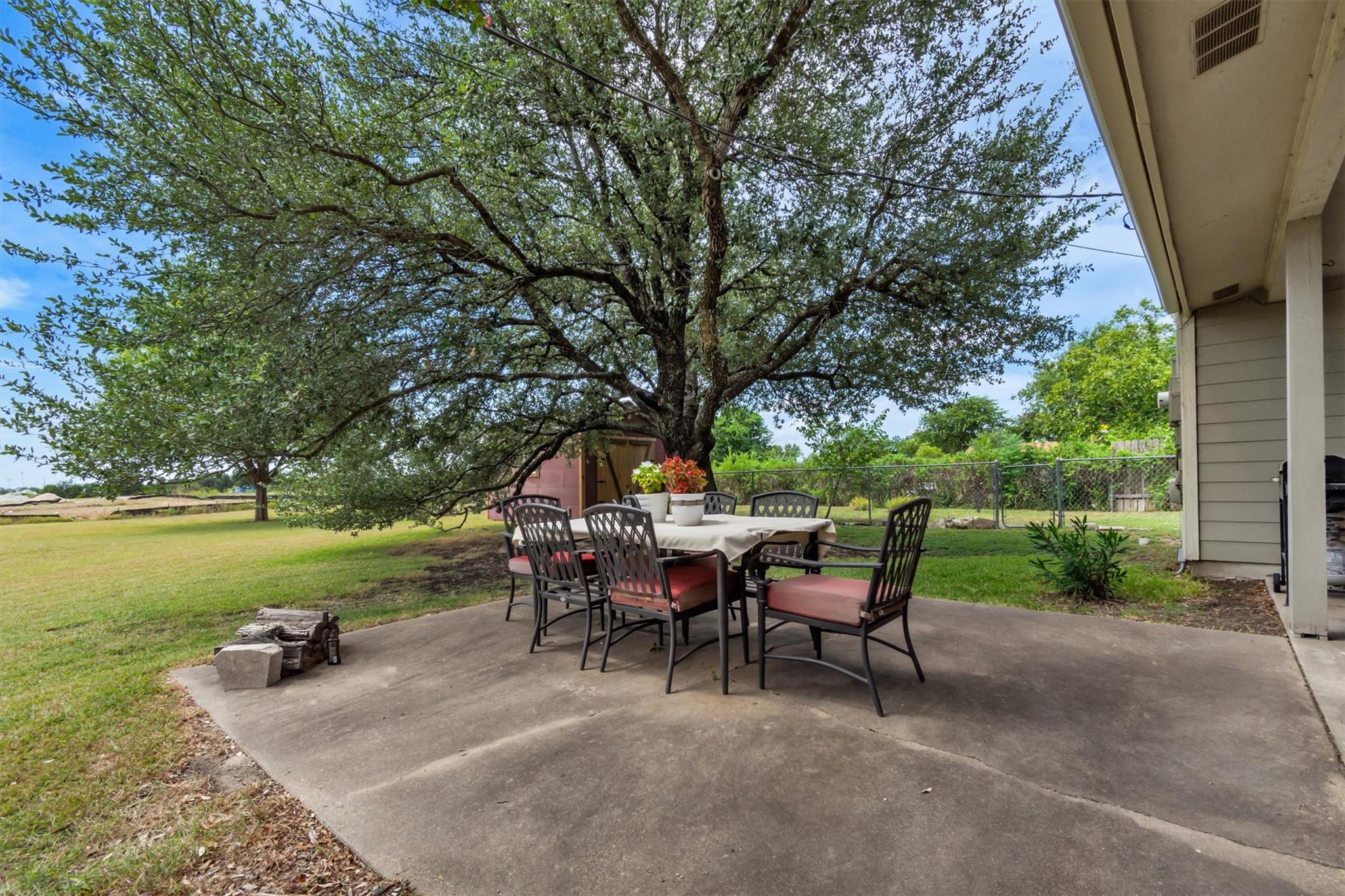 31 Fairview DR — photo 3
