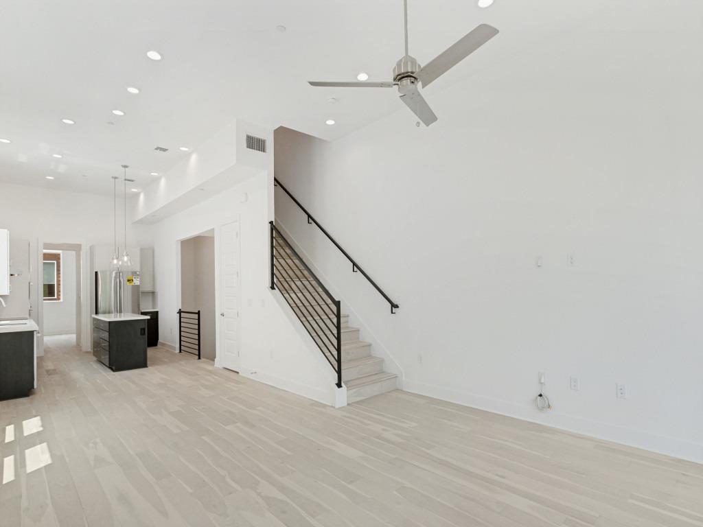 2505 Bluebonnet LN #14 — photo 4