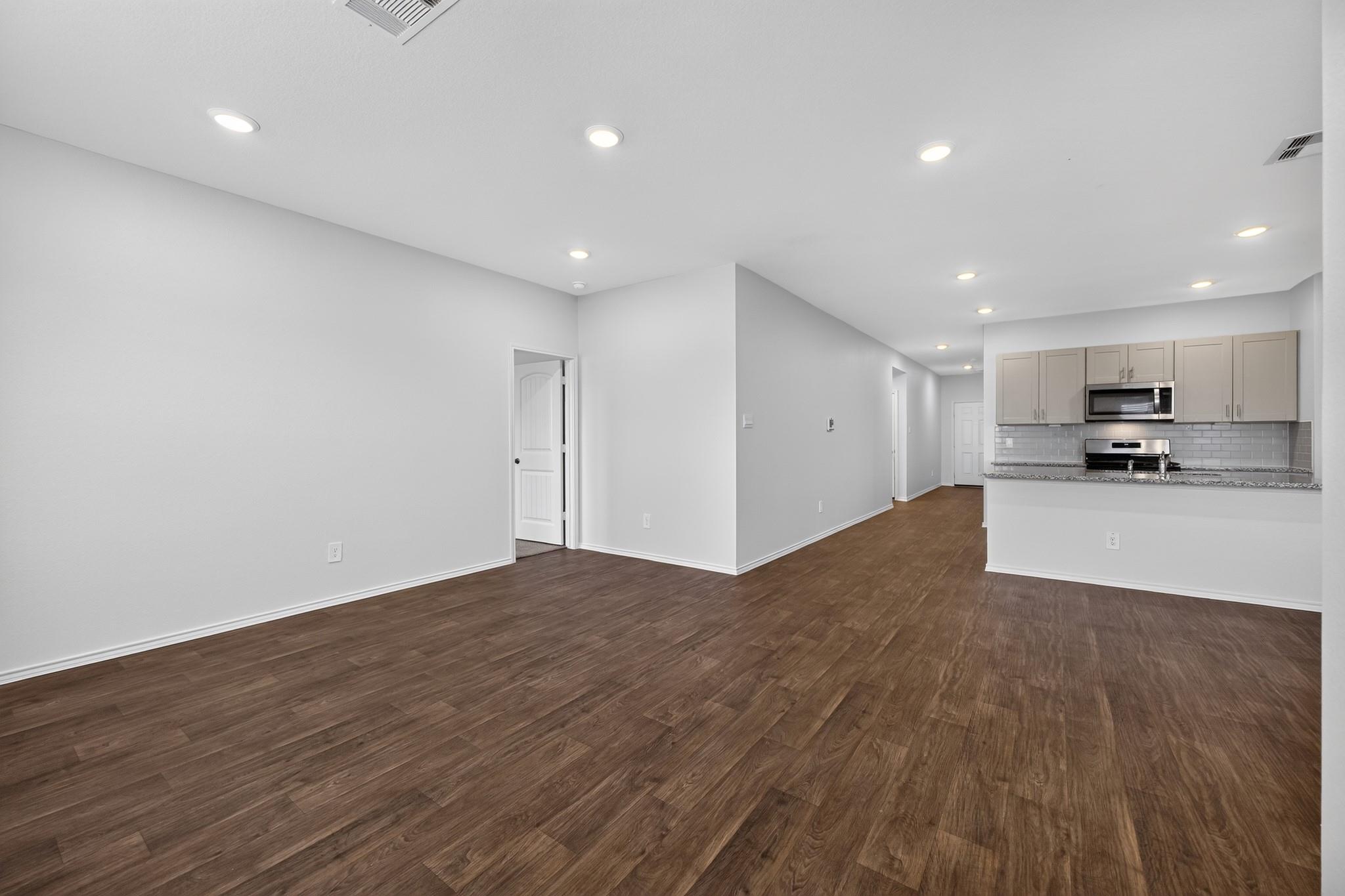 326 Richland DR — photo 5