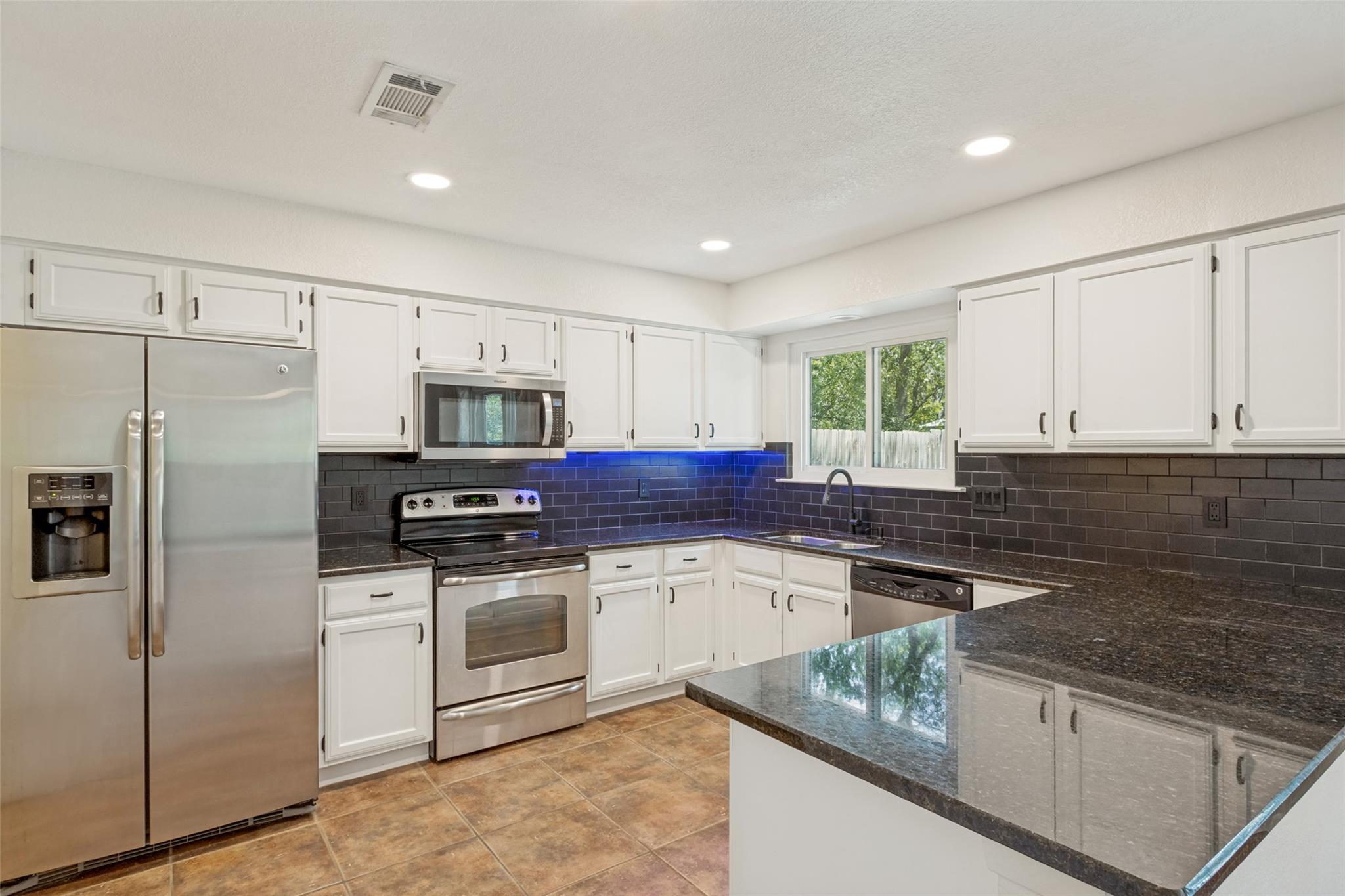 8803 Texas Sun DR — photo 4