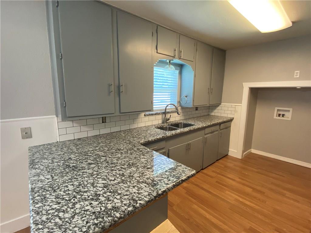 102 Live Oak ST — photo 3