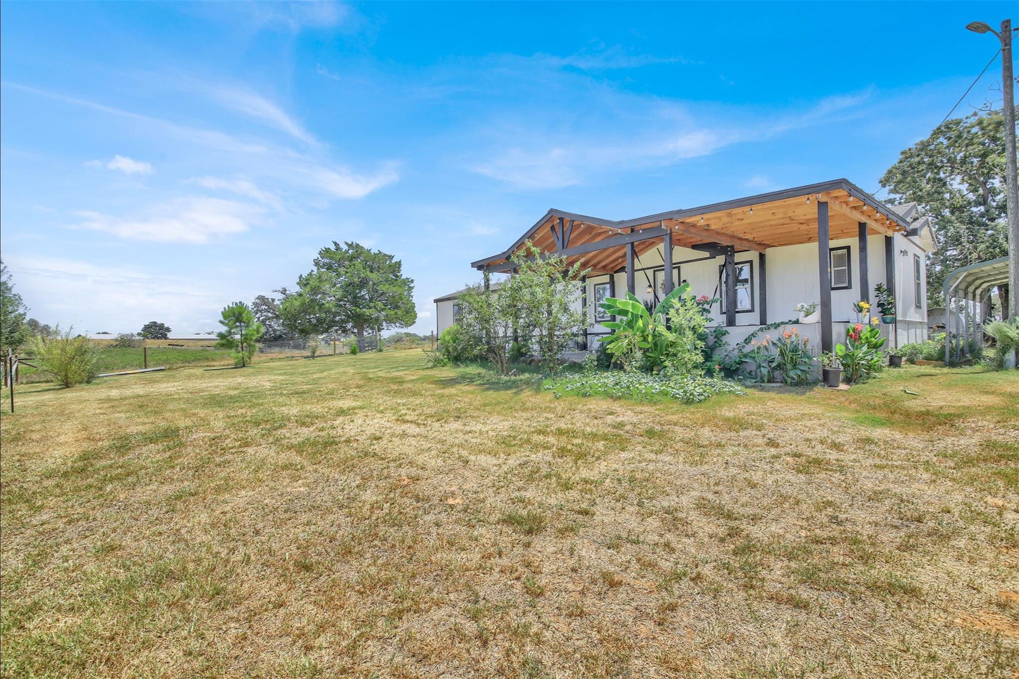 599 Rocky LN