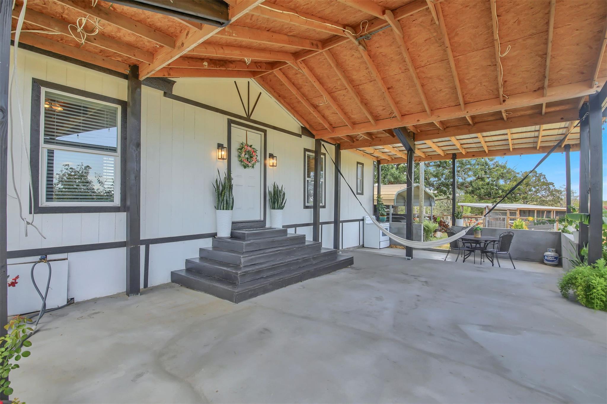 599 County Rd 475 Rocky LN — photo 3