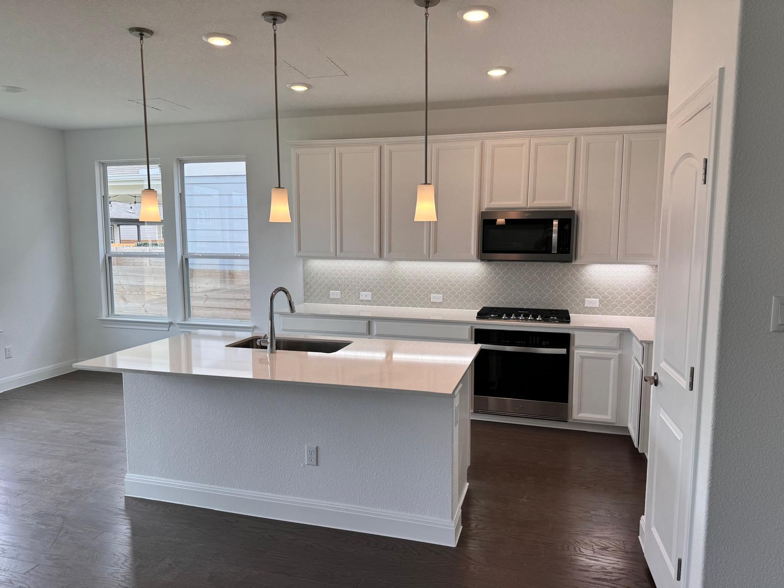 304 Harbors LN — photo 5