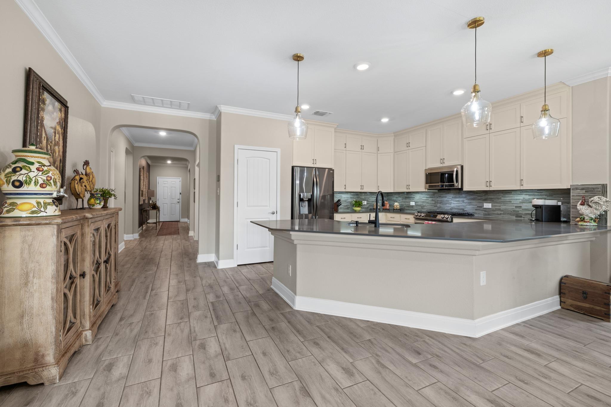 1212 Euless LN — photo 3