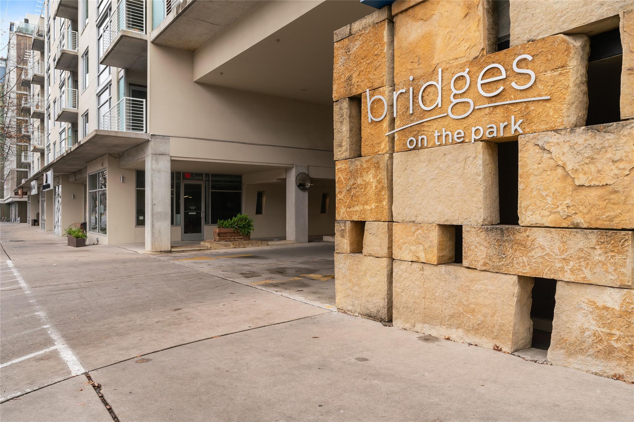 210 Lee Barton DR #517 — photo 4