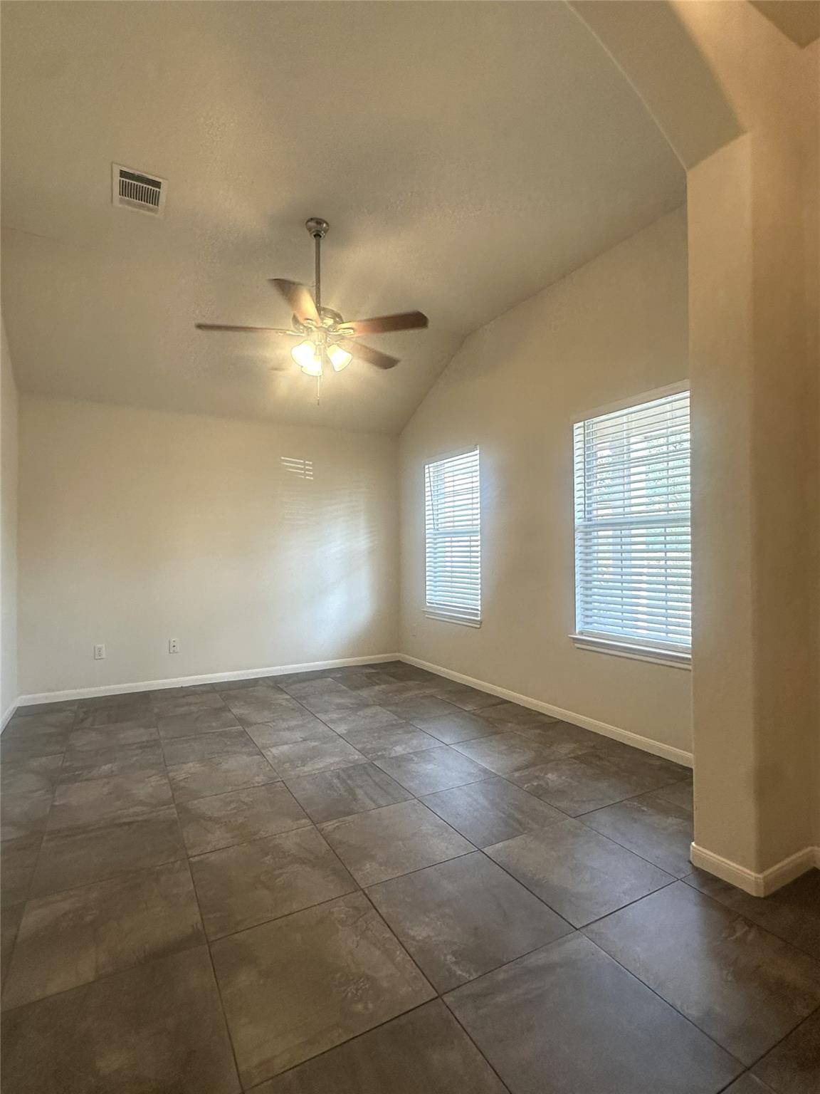 722 Ranier LN — photo 3
